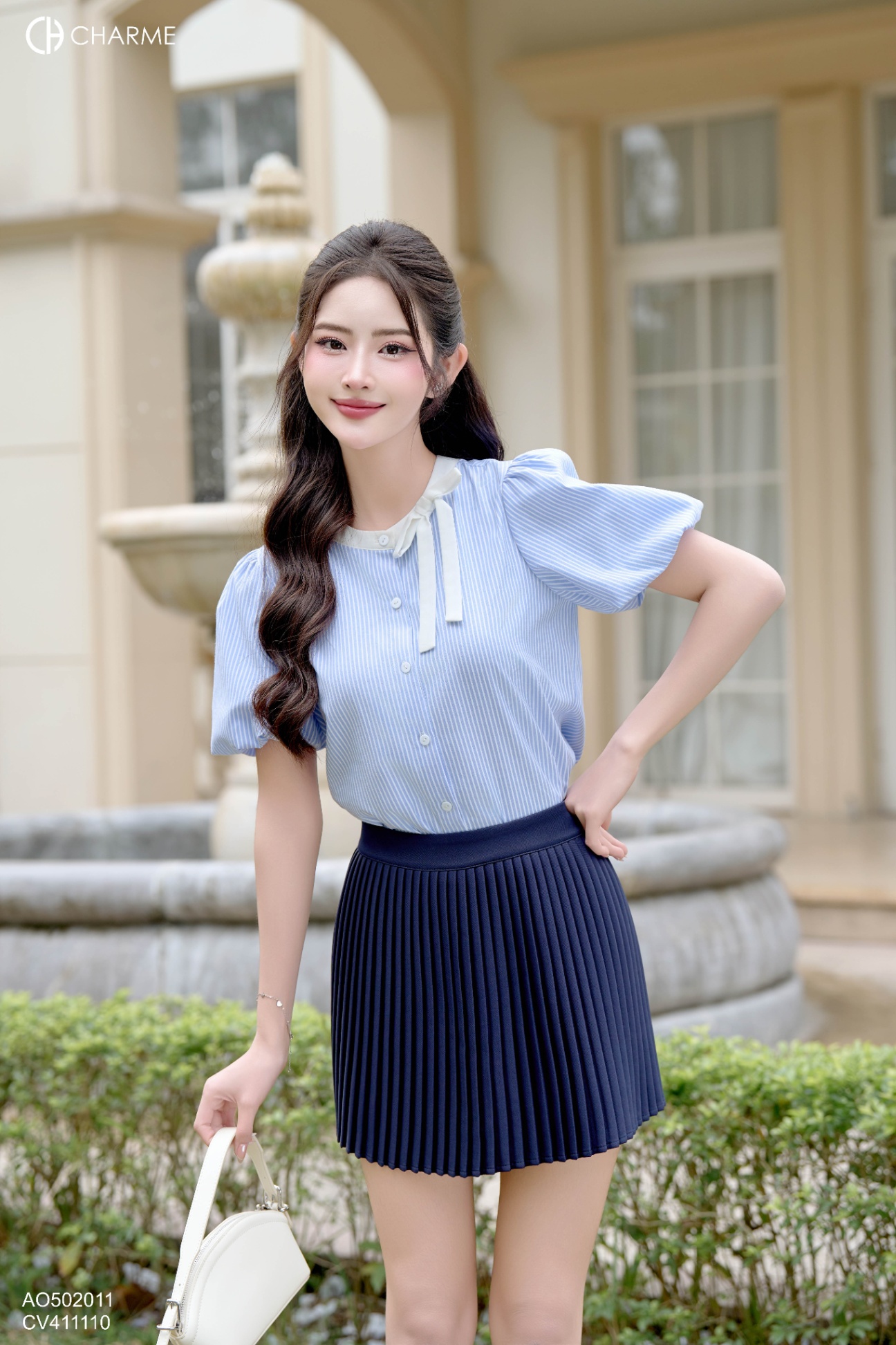 Chân váy ngắn xếp ly nhỏ