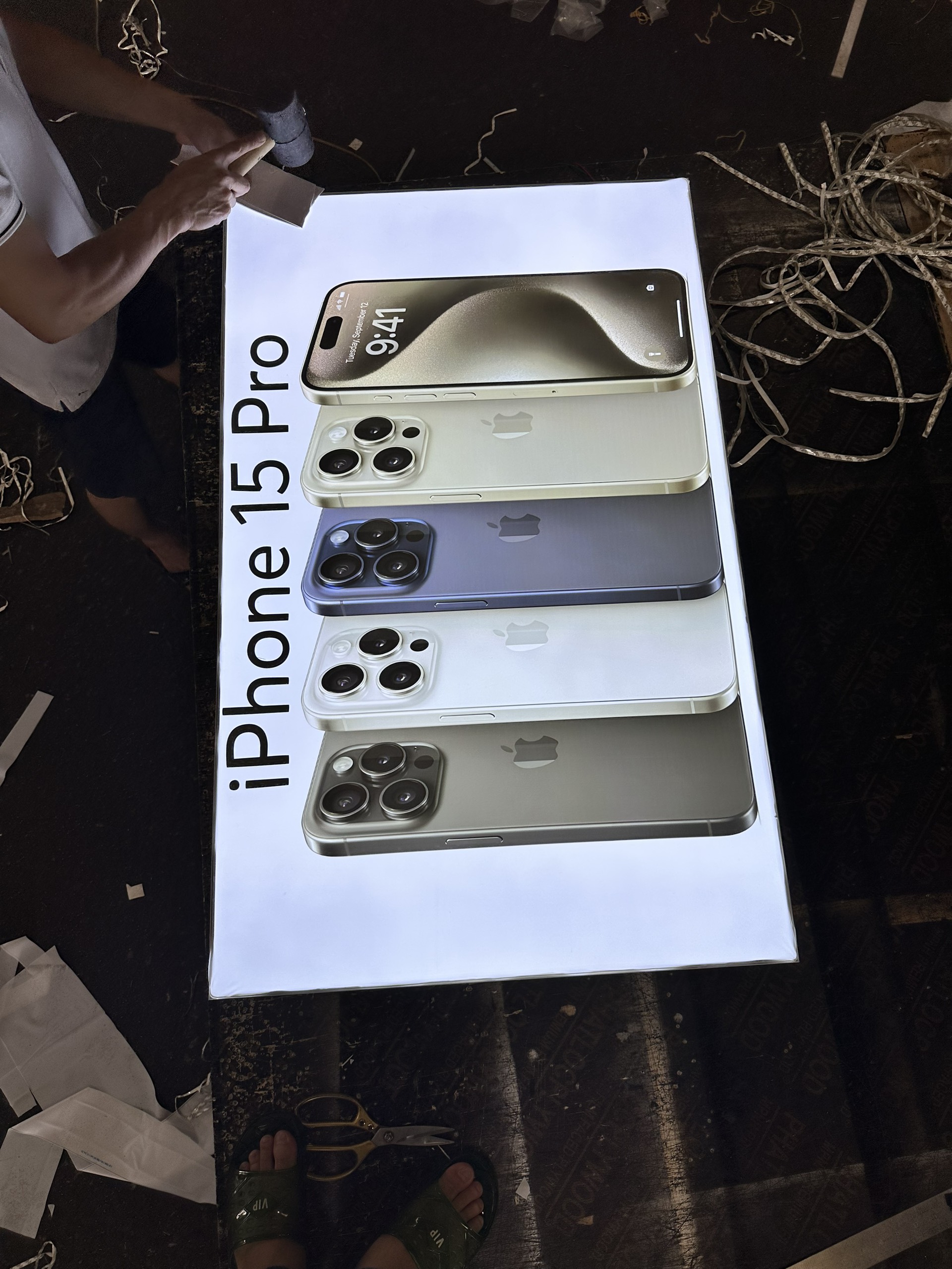 HỘP ĐÈN NHÉT CẠNH PVC