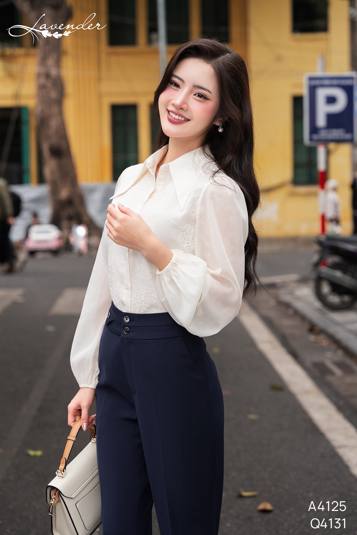 Áo sơ mi tơ kem thêu hoa cổ nhọn A4125_thumbnail_7