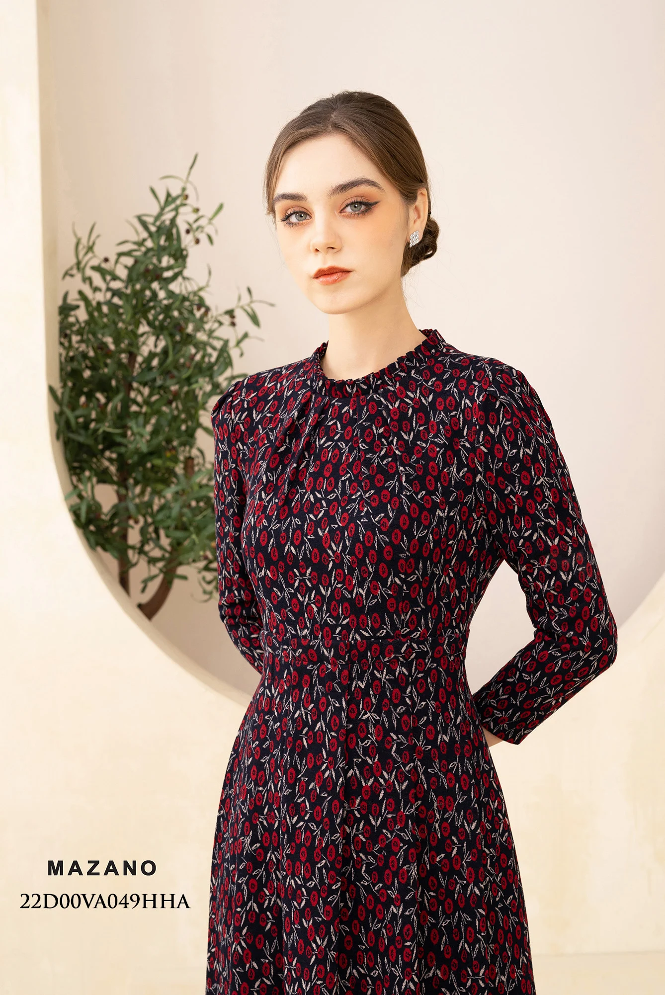 Đầm len họa tiết chân xếp ly phối bèo cổ_thumbnail_3