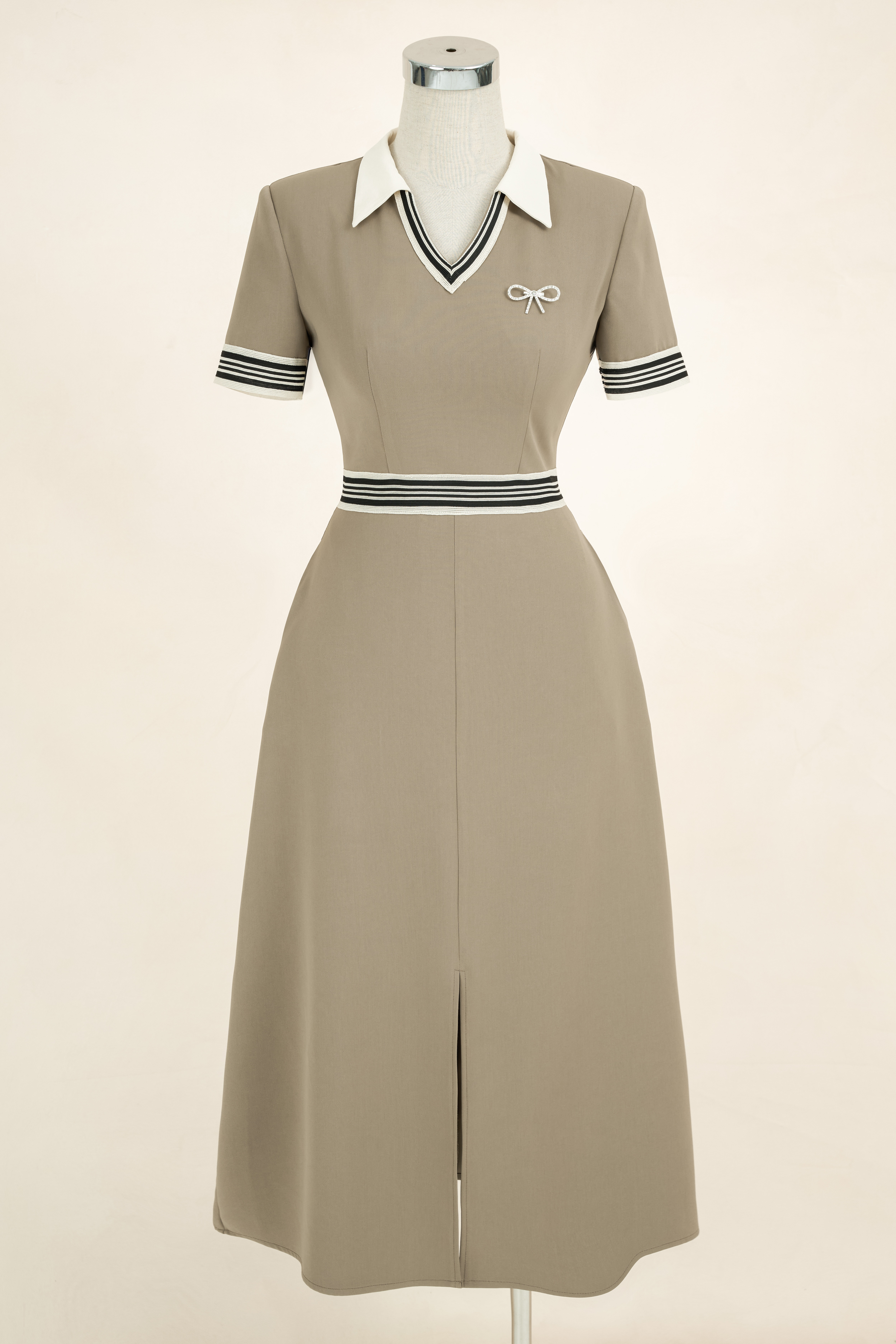 Đầm Suông Viền Trắng Tag Nơ_thumbnail_6