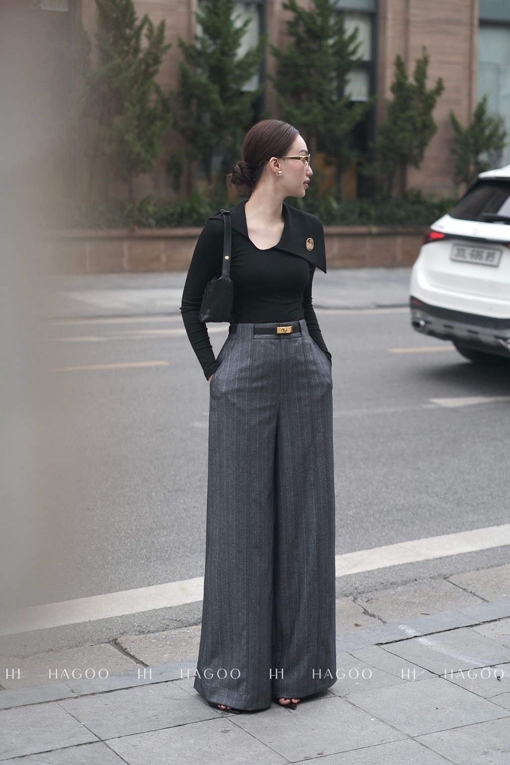 Áo thun dài tay cổ lệch khuy trang trí HAGOO_thumbnail_9