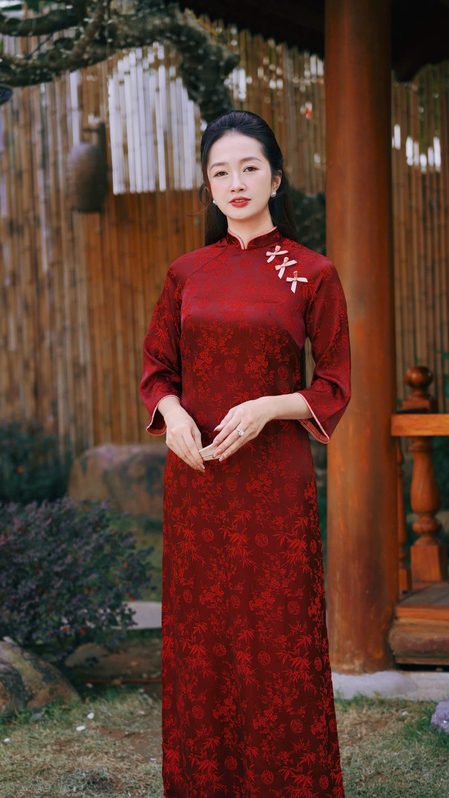 CT326 áo dài cách tân cổ 2p tay loe gấm trúc đỏ đô_thumbnail_2