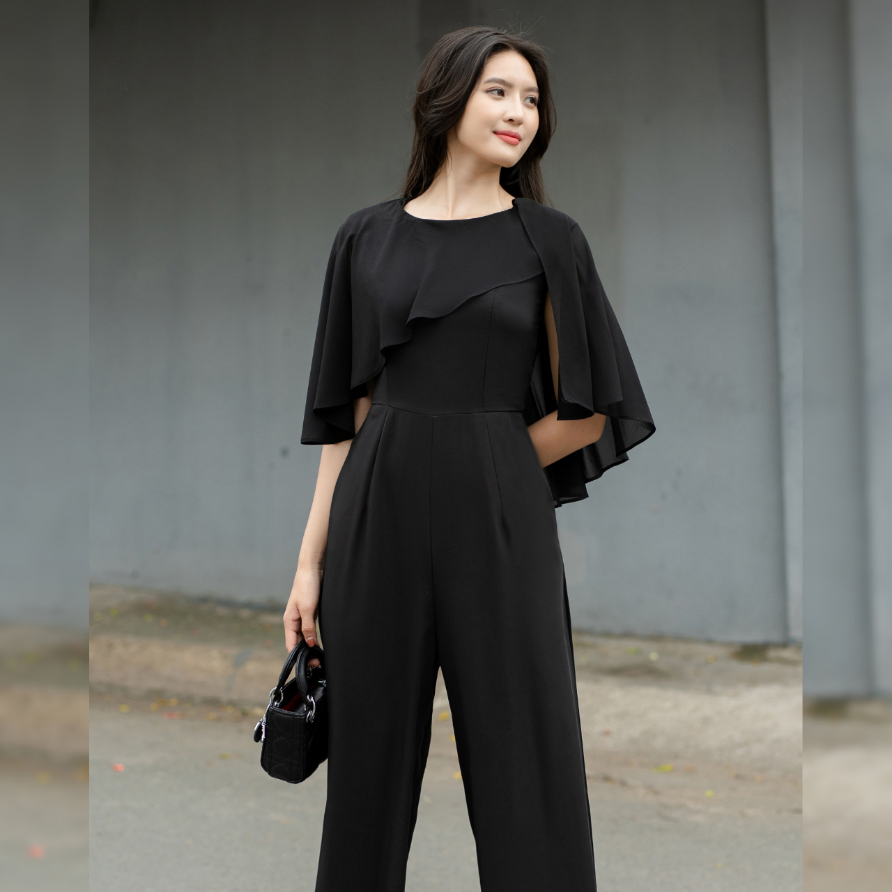 Jumpsuit dài cổ tròn phối tay sang trọng_thumbnail_9