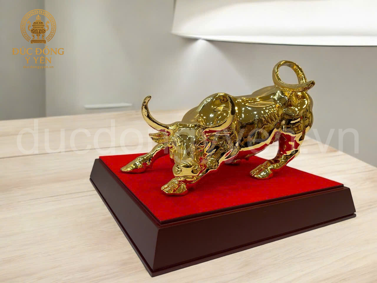 Tương phong thủy linh vật trâu mạ vàng 