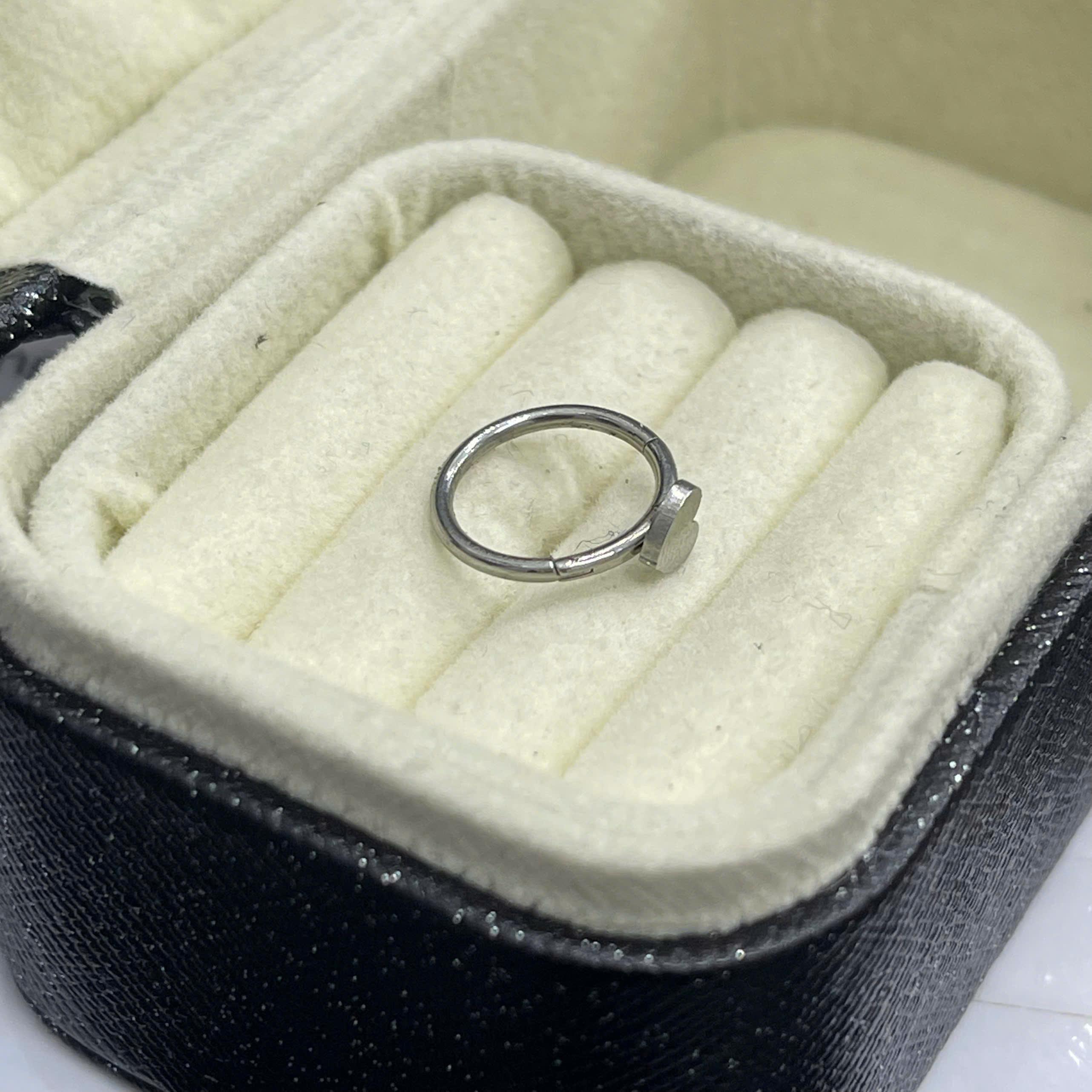 Bật khớp trái tim size 10.