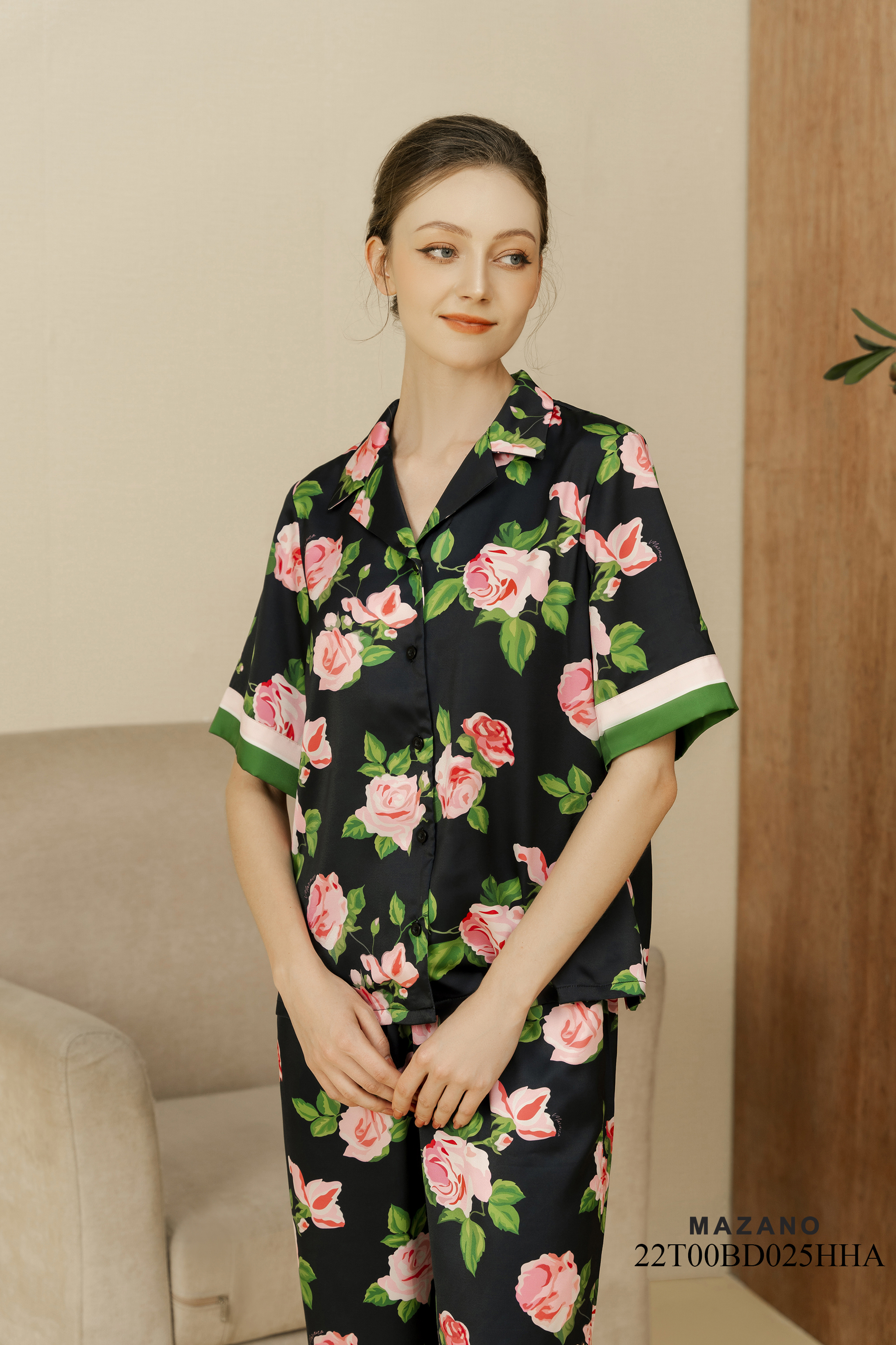 Bộ đồ lụa họa tiết hoa hồng_thumbnail_3