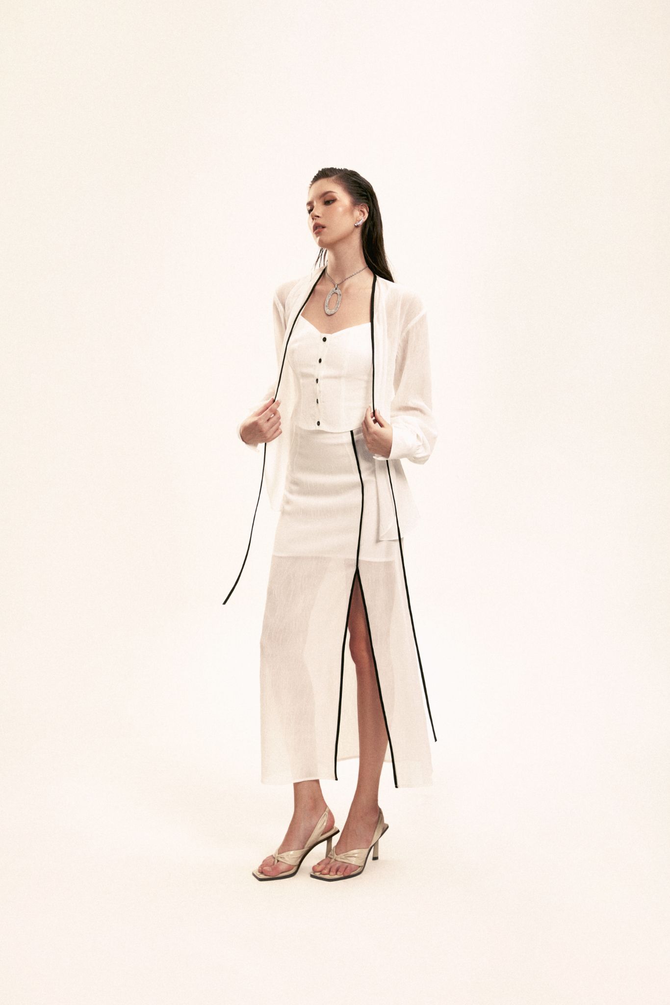 TERESA Top_thumbnail_3