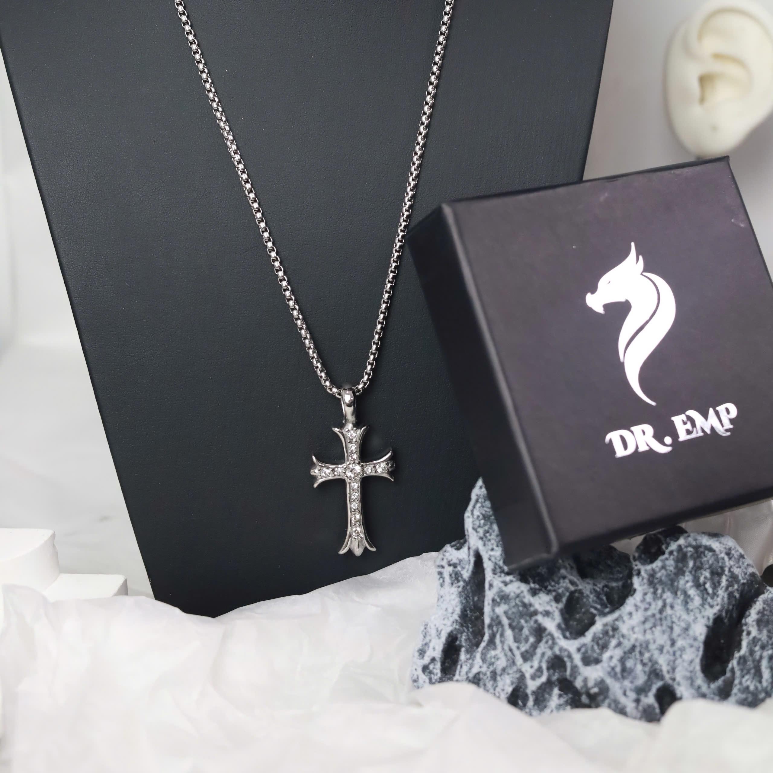 Vòng cổ titan chrome heart thánh giá đính đá_thumbnail_3