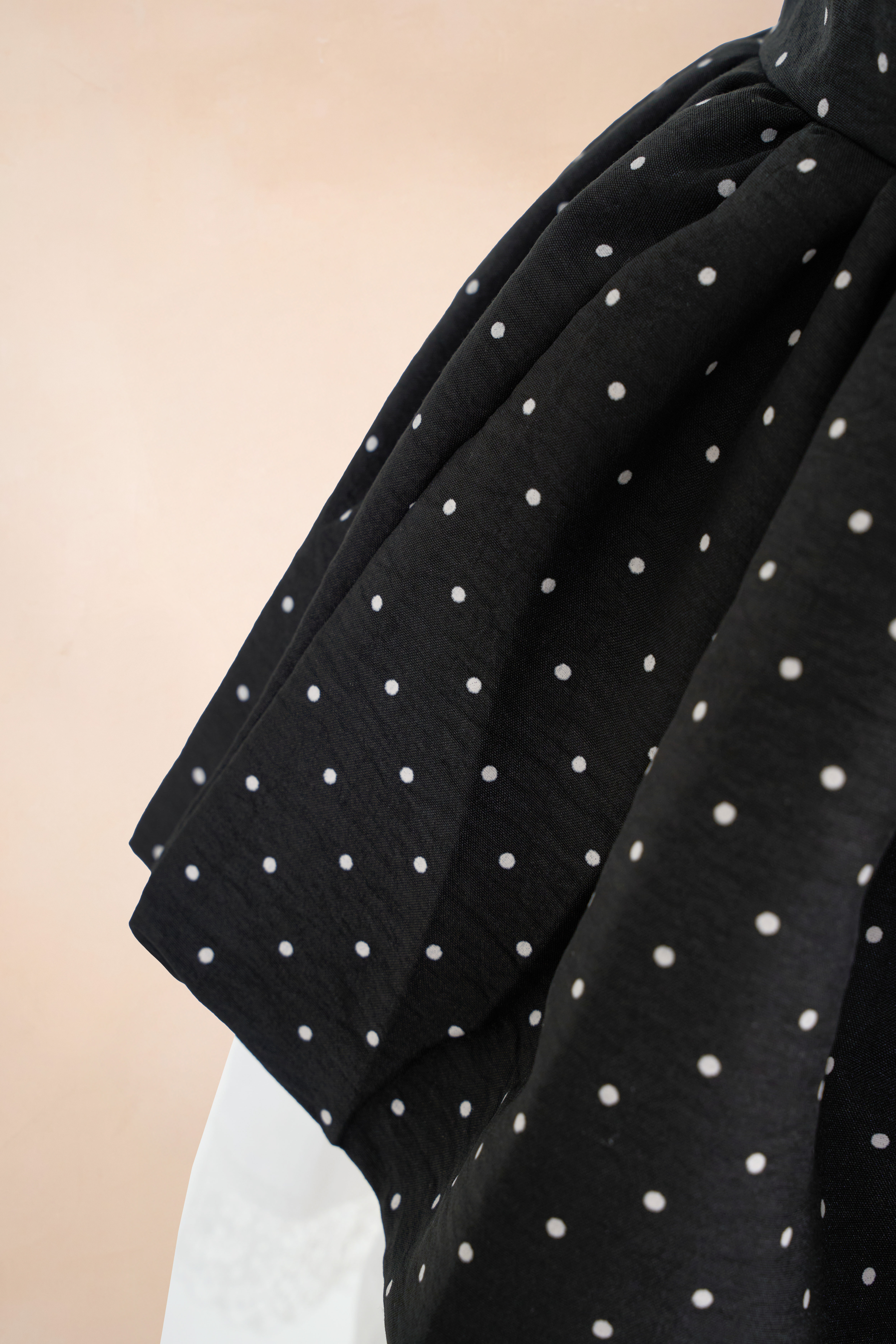 Áo Bí Chấm Bi Cổ V_thumbnail_8