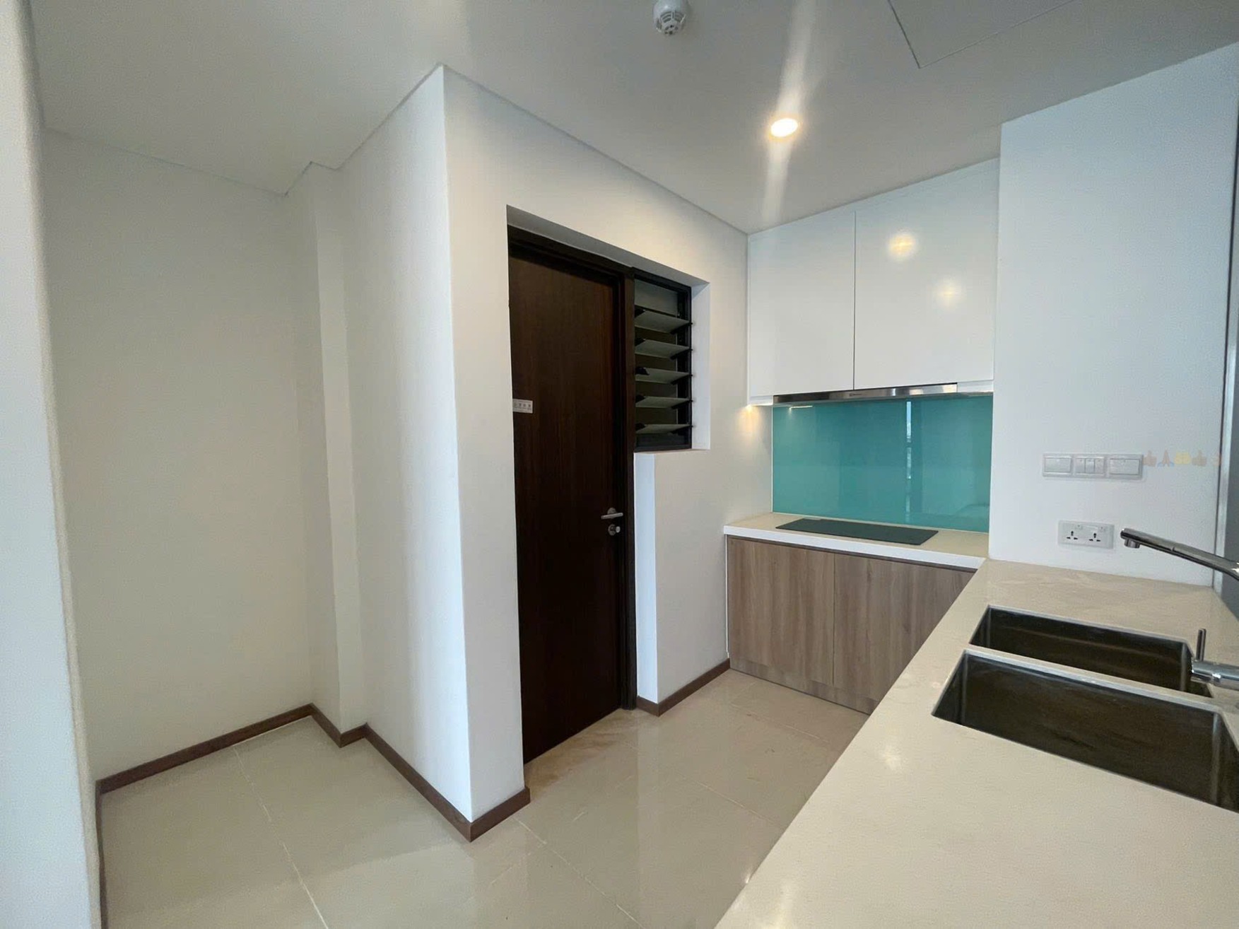 Cho thuê 2 phòng ngủ One Verandah - View thoáng mát, k chắn, ban công ĐB_thumbnail_1