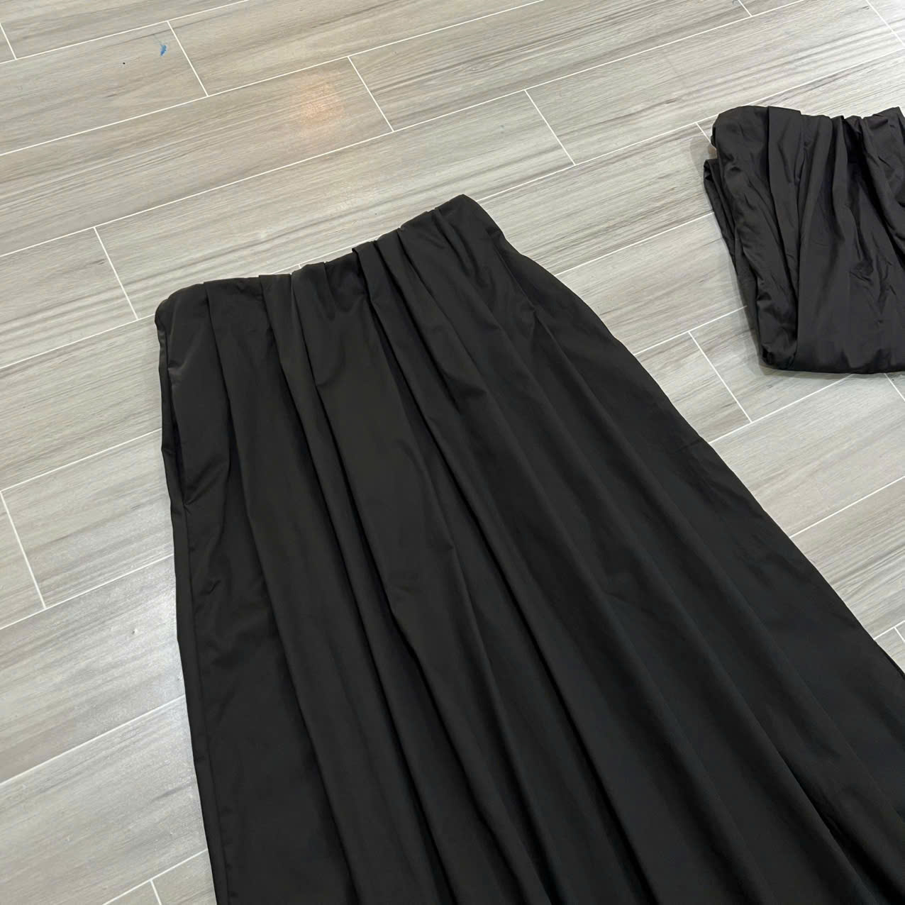 Chân váy đen dáng dài_thumbnail_15