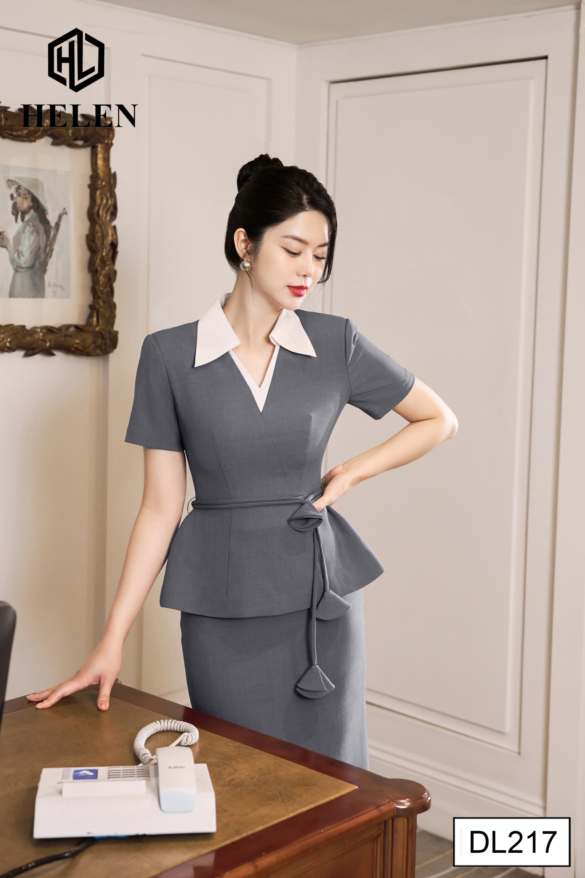 Đầm ôm peplum màu ghi phối cổ đức trắng DL217