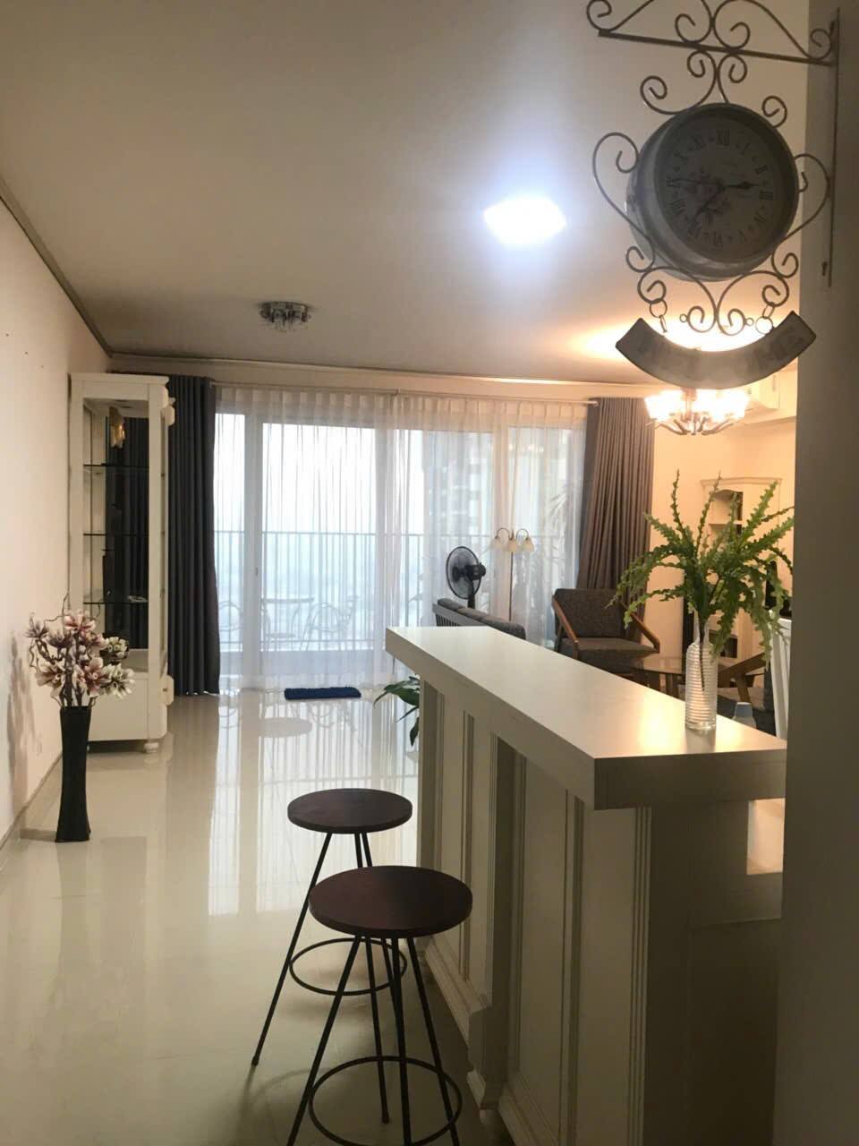 Vista Verde - Cho thuê căn hộ 3PN, full nội thất với virew hồ bơi