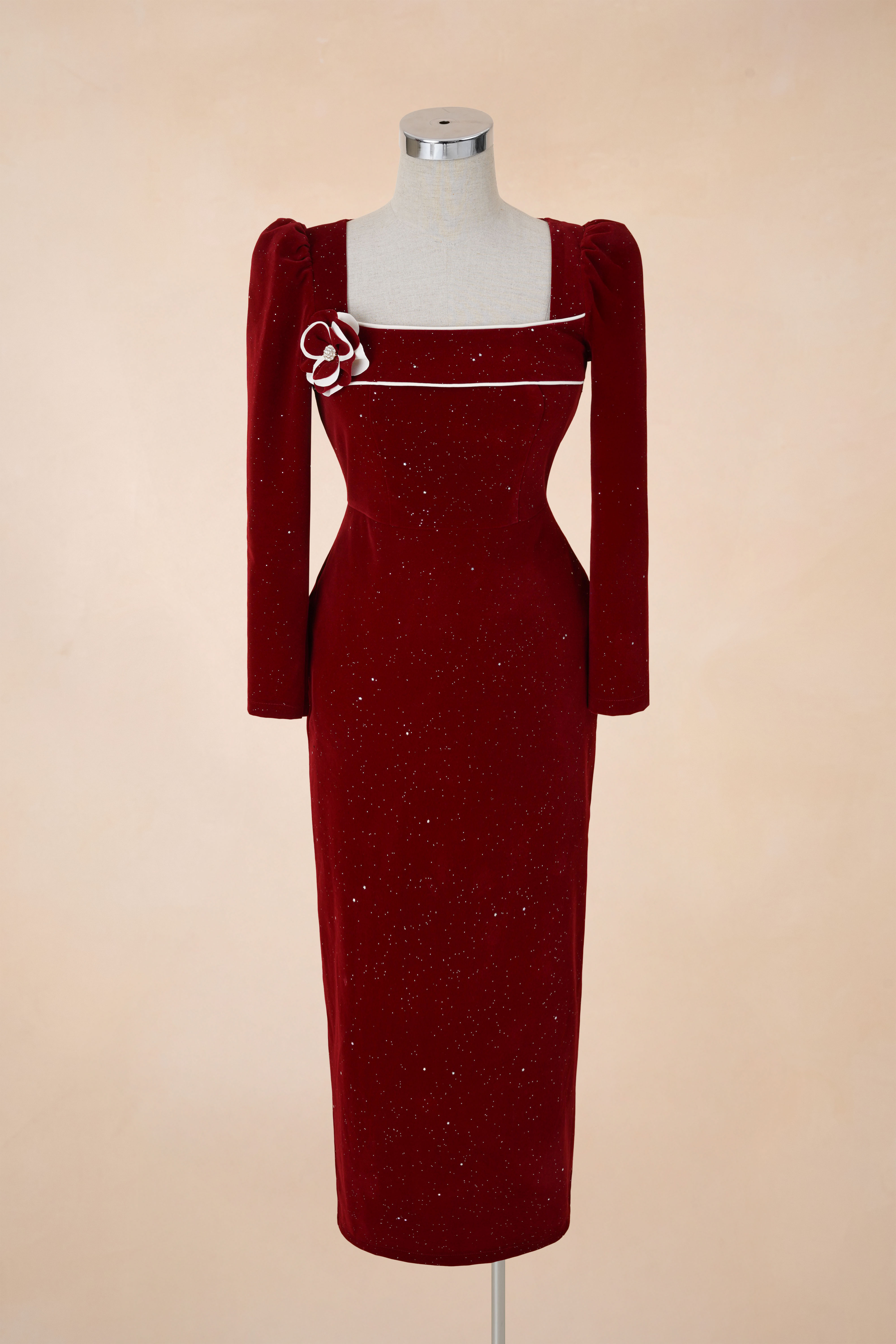 Đầm Bút Chì Cổ Vuông Tag Hoa