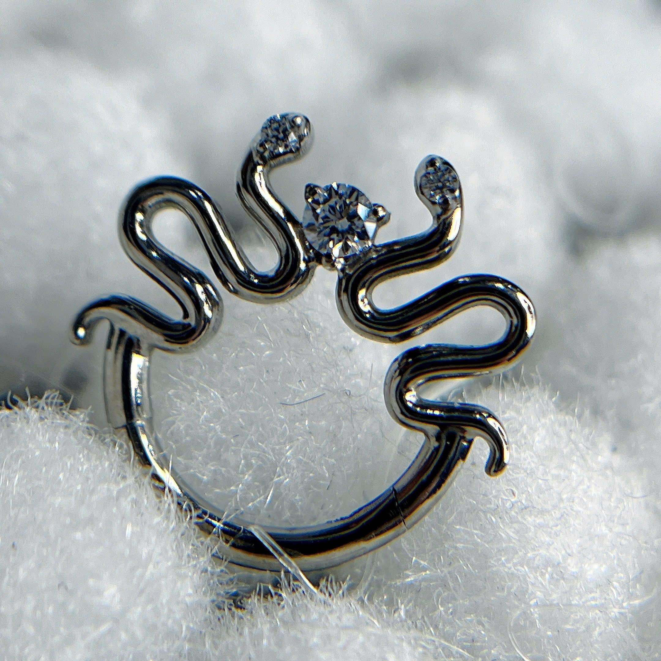 Daith titan rắn