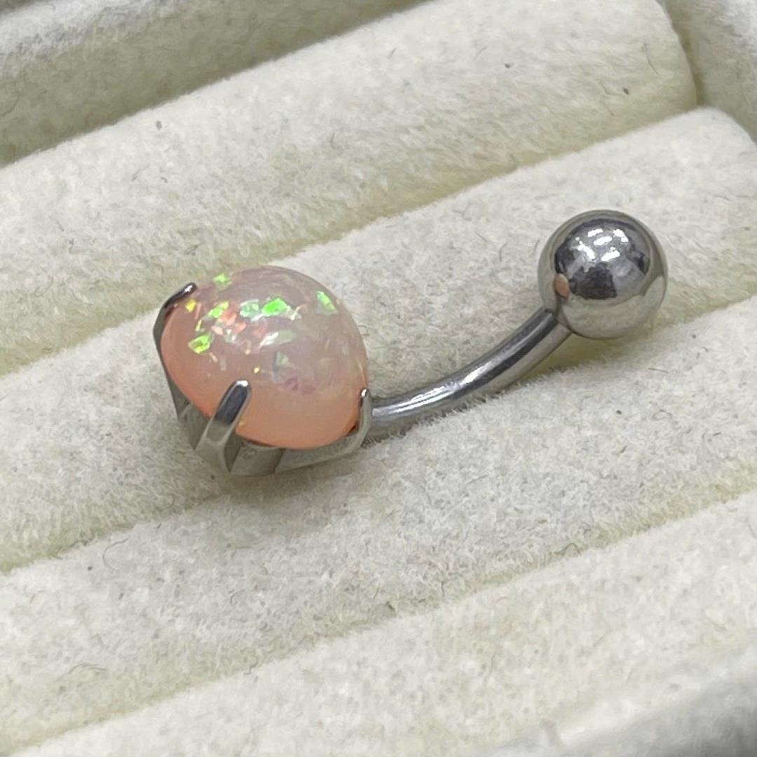 Rốn đá opal cam nhạt