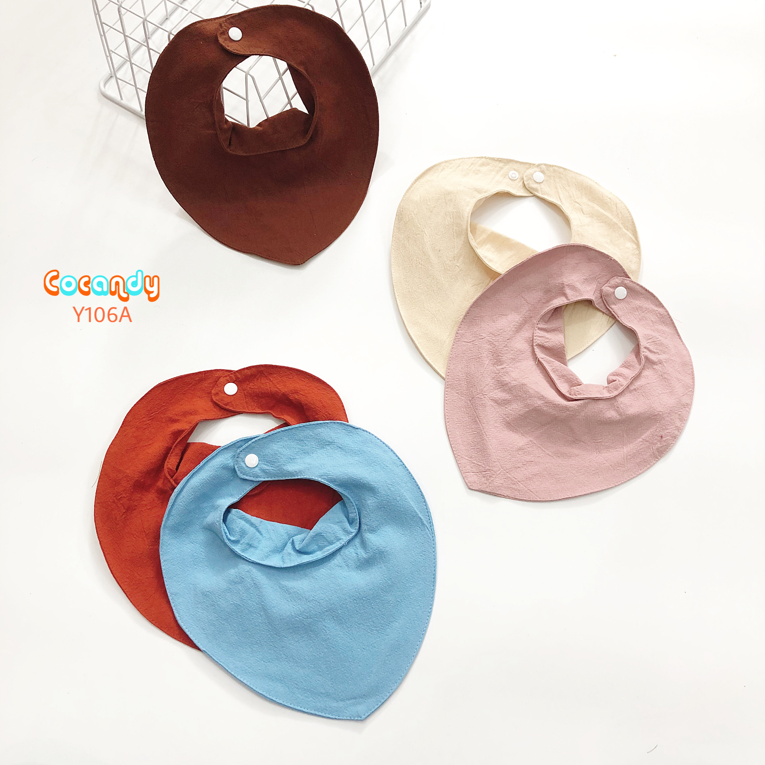 Yếm cổ tam giác