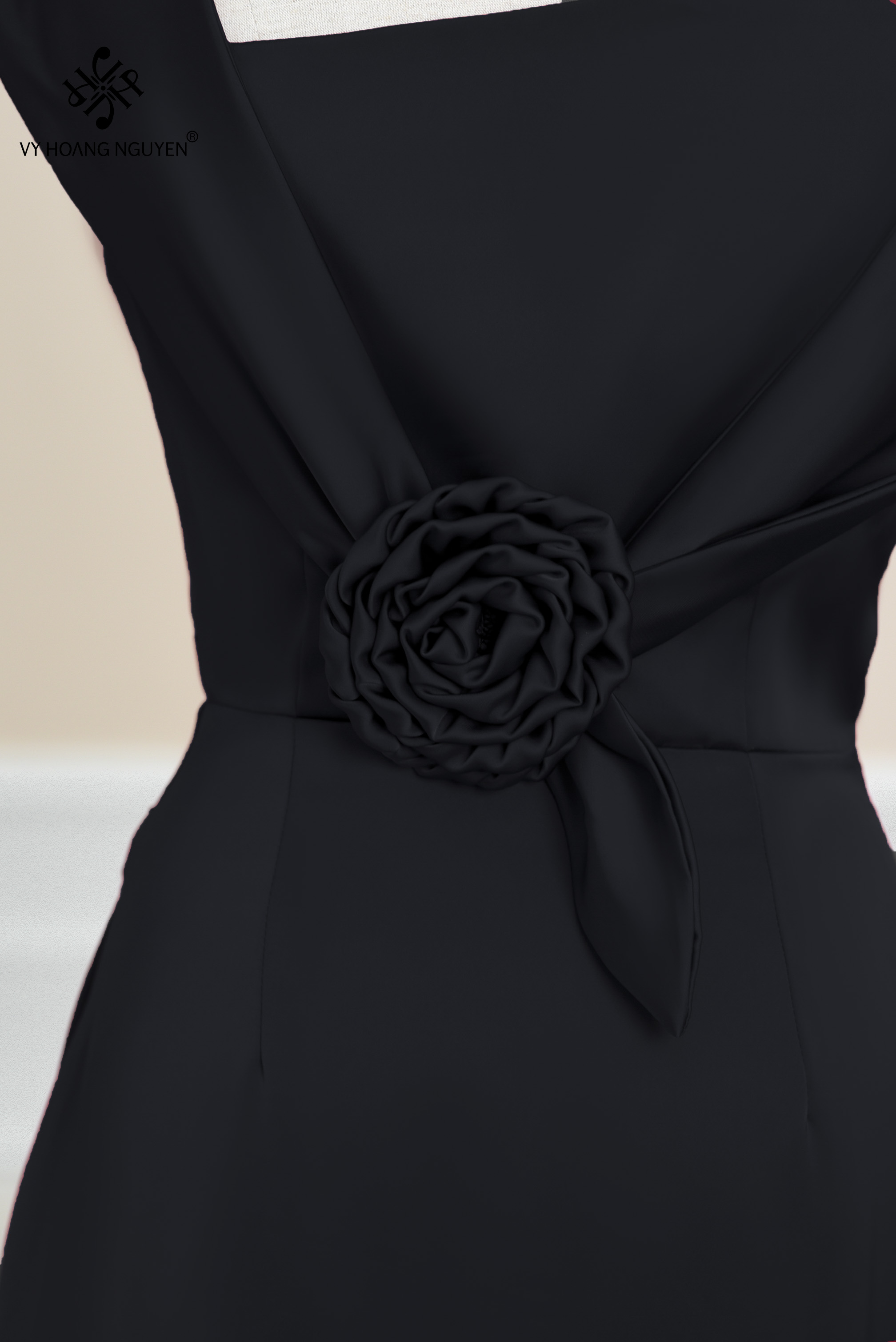 Đầm Lụa Đuôi Cá Trùm Vai Lệch_thumbnail_21