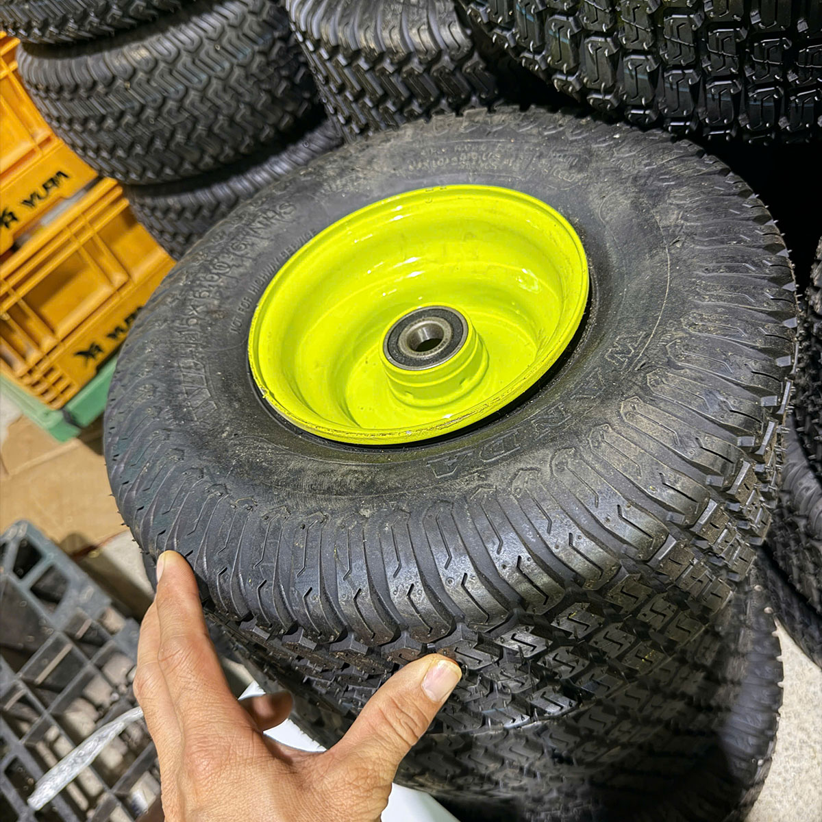 Bánh xe lốp chịu tải chế xe điện (không ruột)