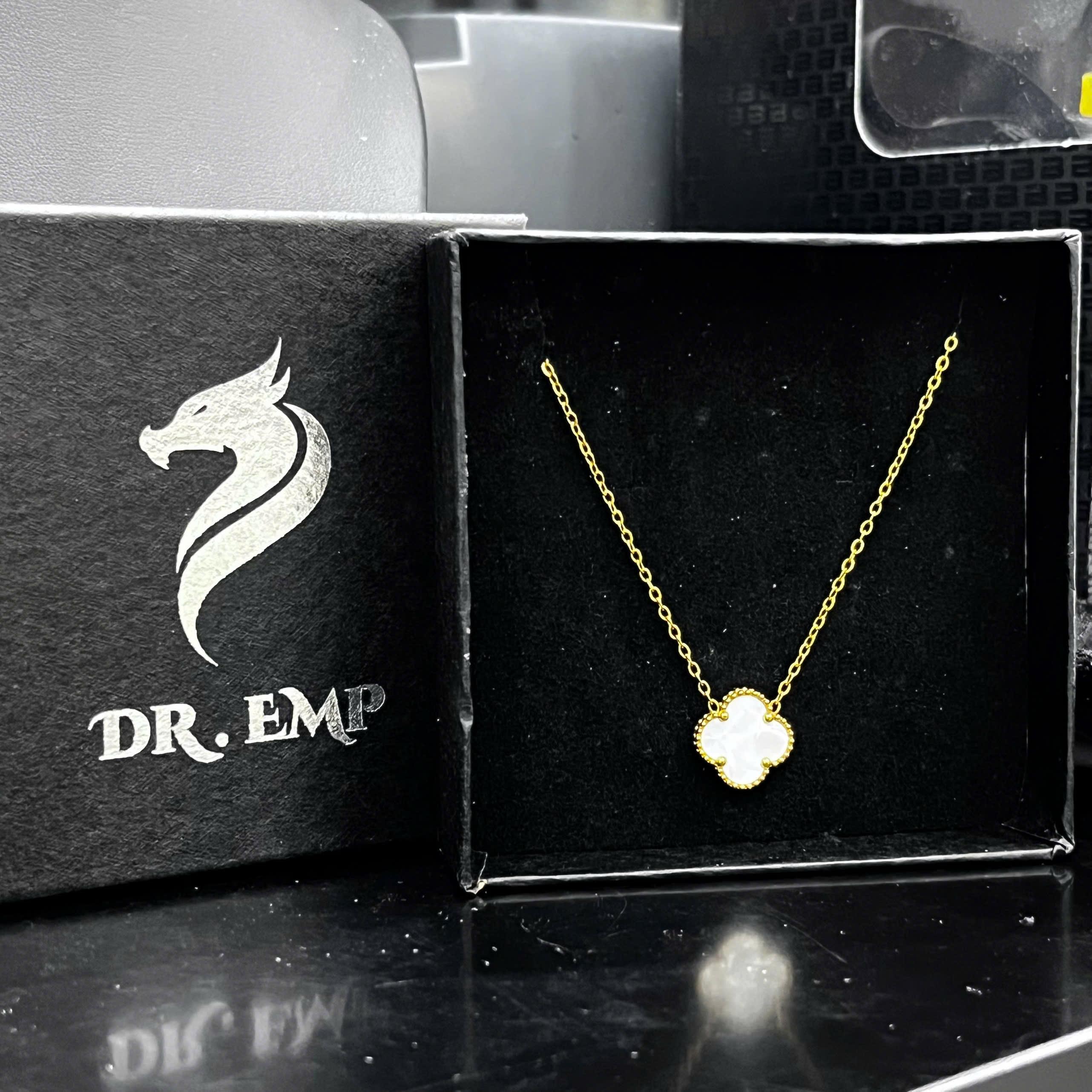 Vòng cổ titan van cleef vàng đá xà cừ