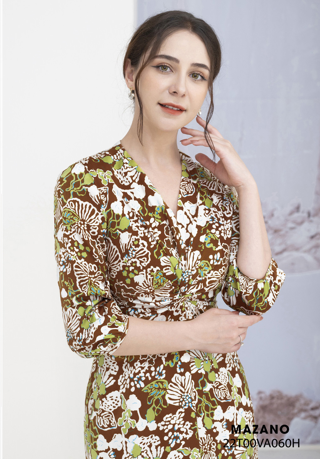 Đầm lụa họa tiết xoắn ngực chân rủ_thumbnail_3