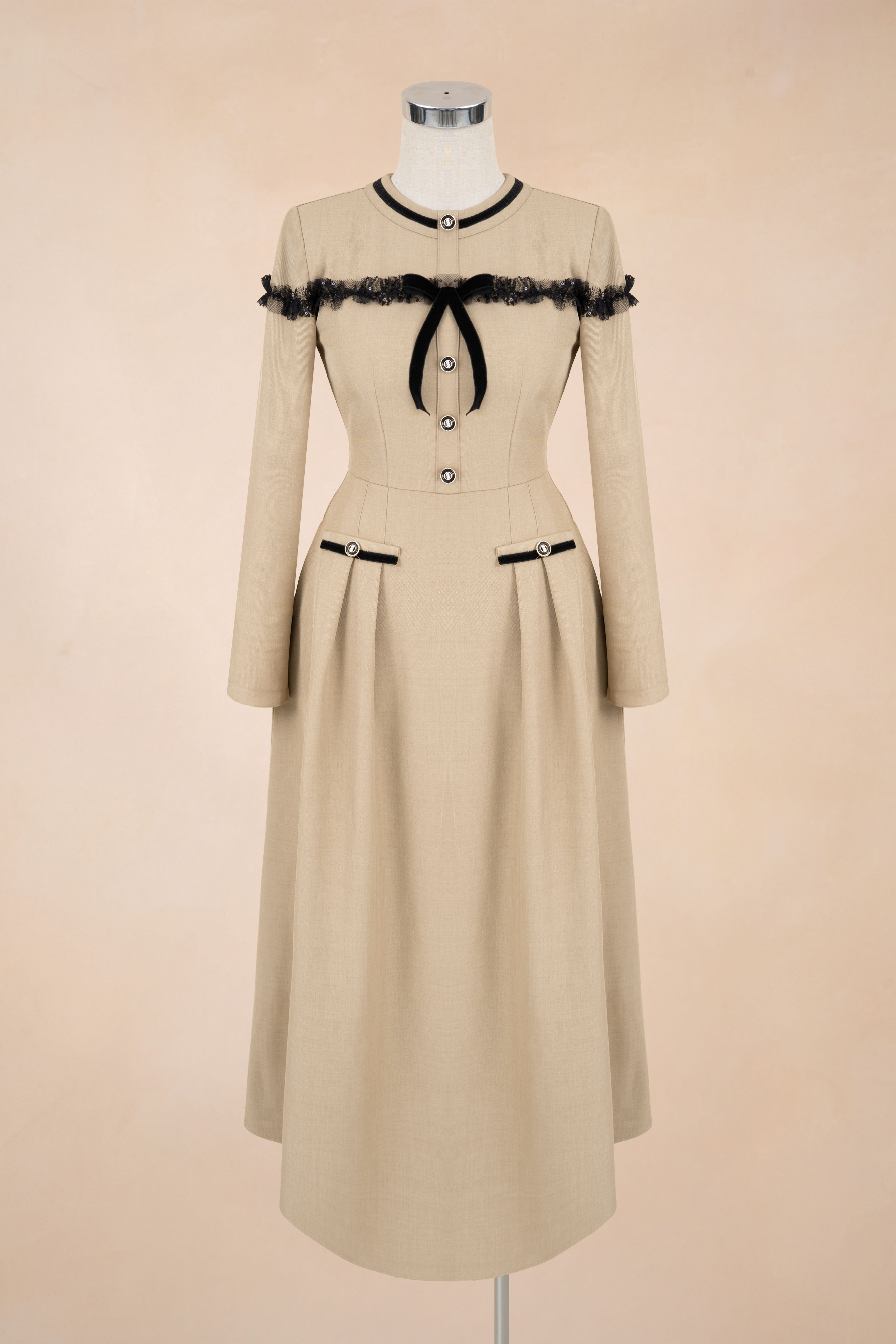 Đầm Xoè Phối Cúc Viền Đen