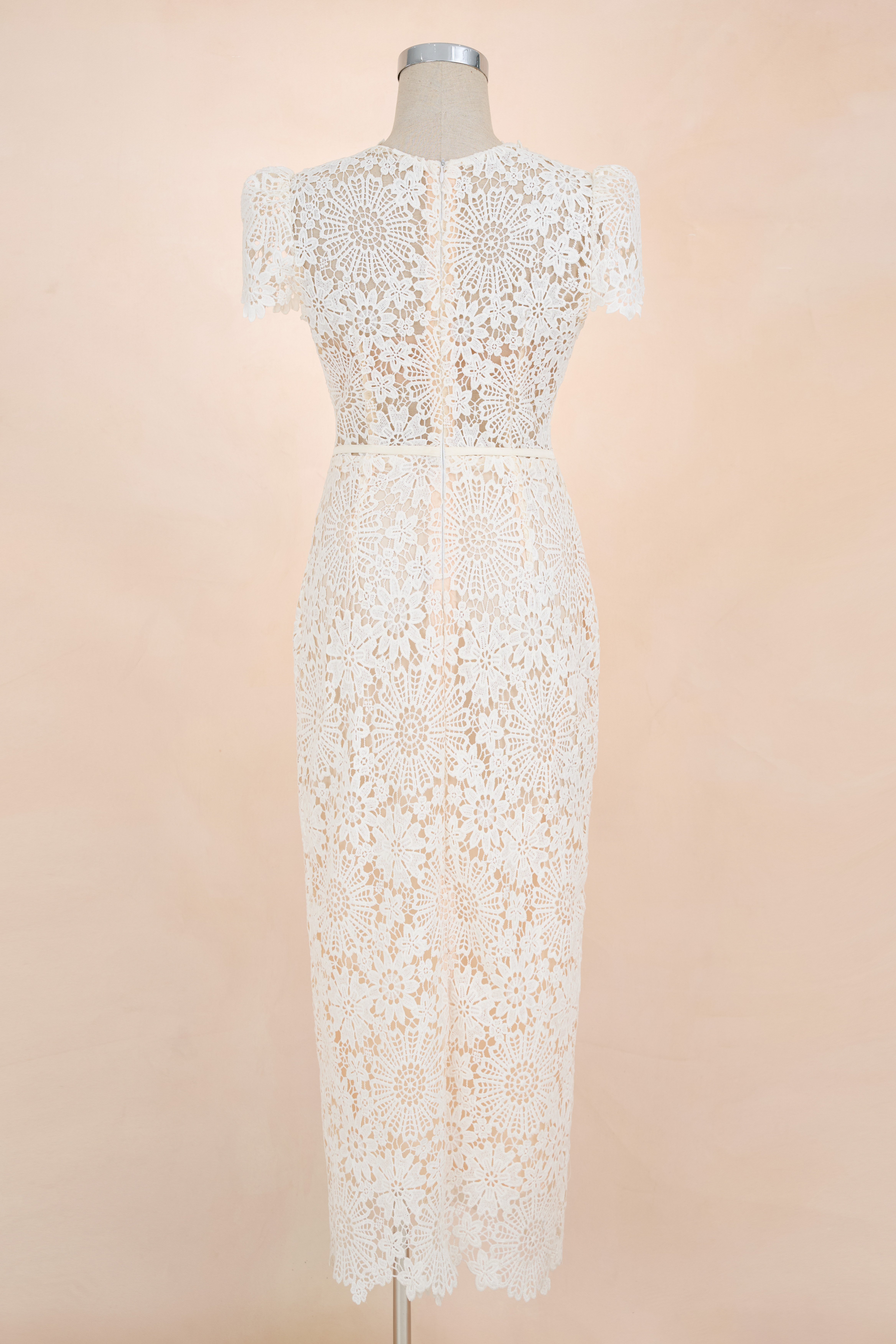 Đầm Bút Chì Hoa Lưới Ngực Nơ Eo