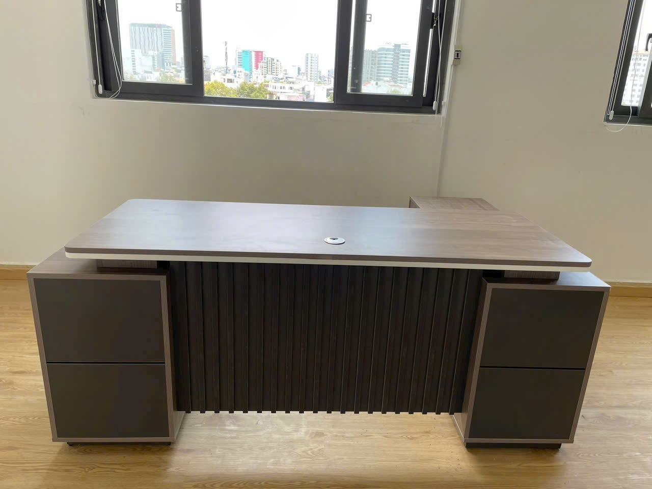 Bàn Giám Đốc LX03 - Giá Liên Hệ 0986 882 049