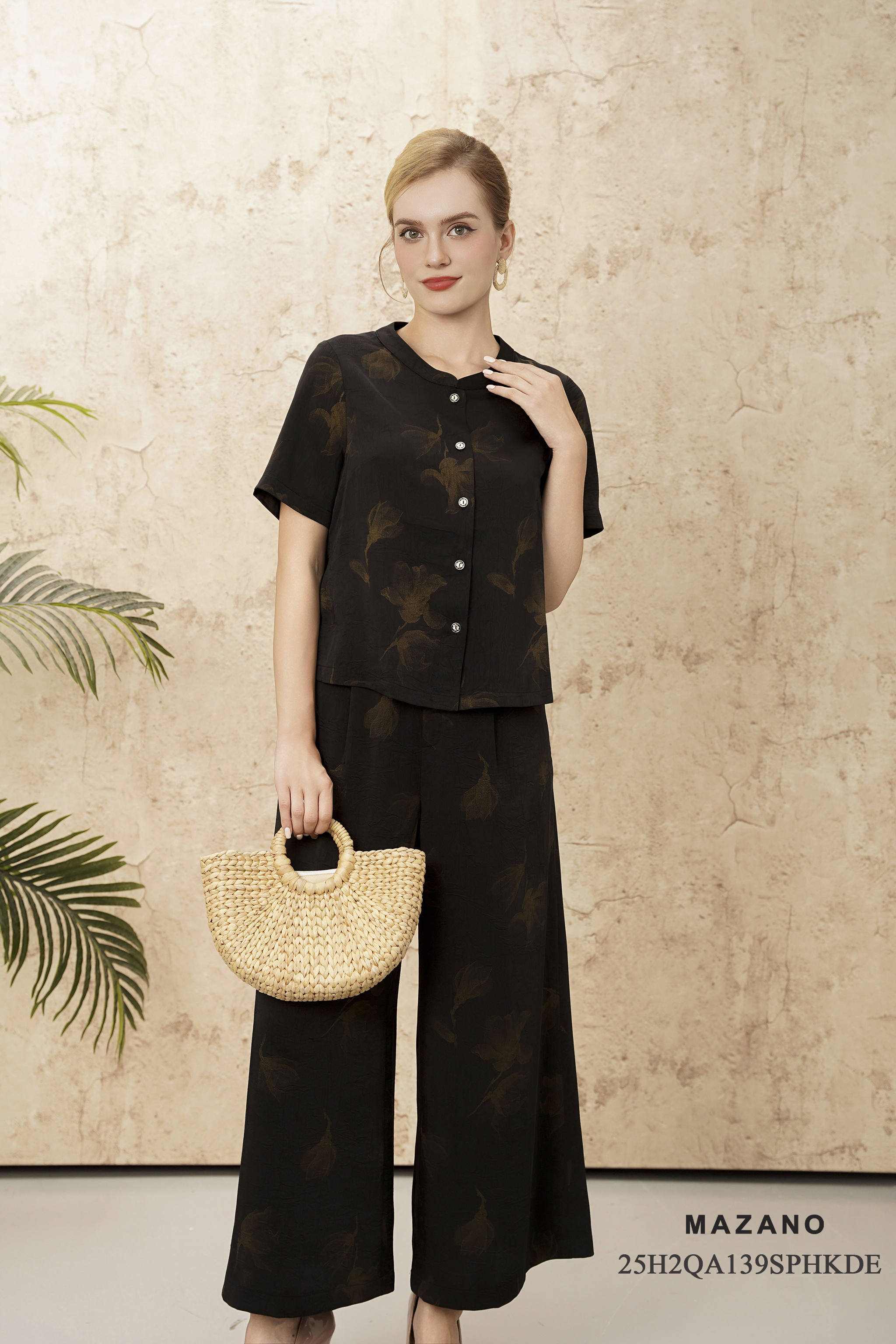 Bộ quần áo suông Vải Lụa Họa tiết cách điệu Cổ tàu nằm tay ngắn Dài áo qua eo,Dài quần đến mắt cá chân_thumbnail_2