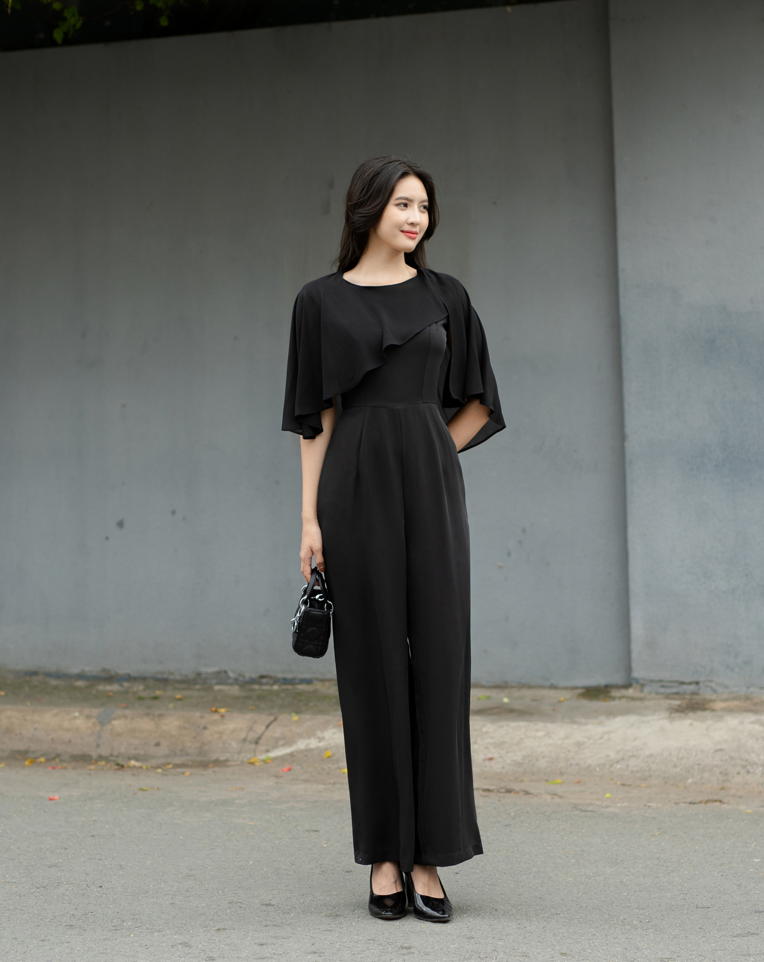 Jumpsuit dài cổ tròn phối tay sang trọng_thumbnail_7