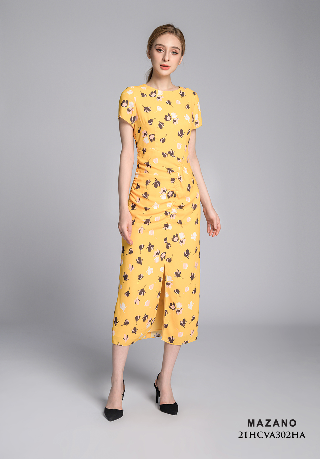 Đầm vàng họa tiết nhún eo