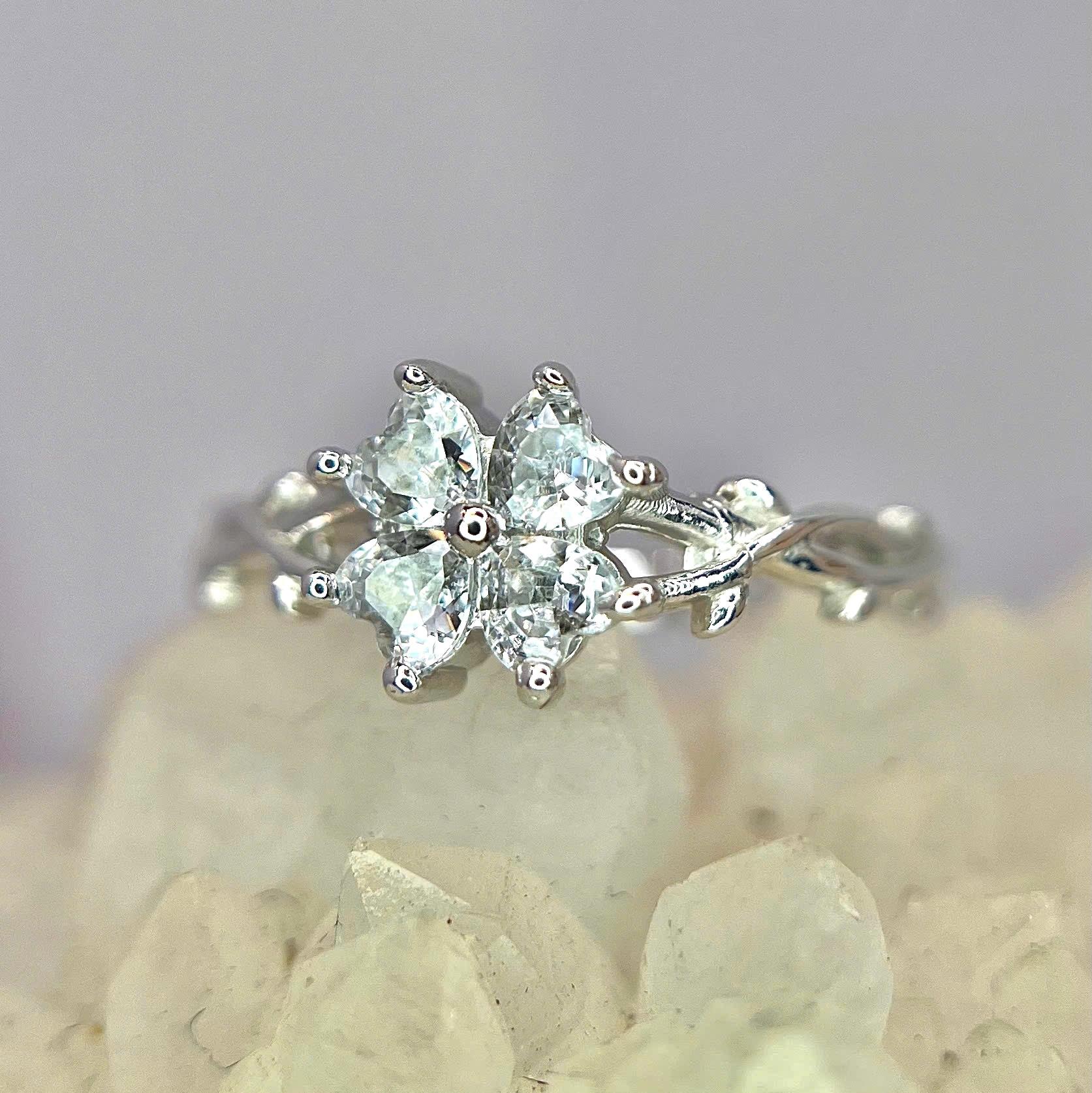 nhẫn kiểu bạc xi kim cỏ 4 lá