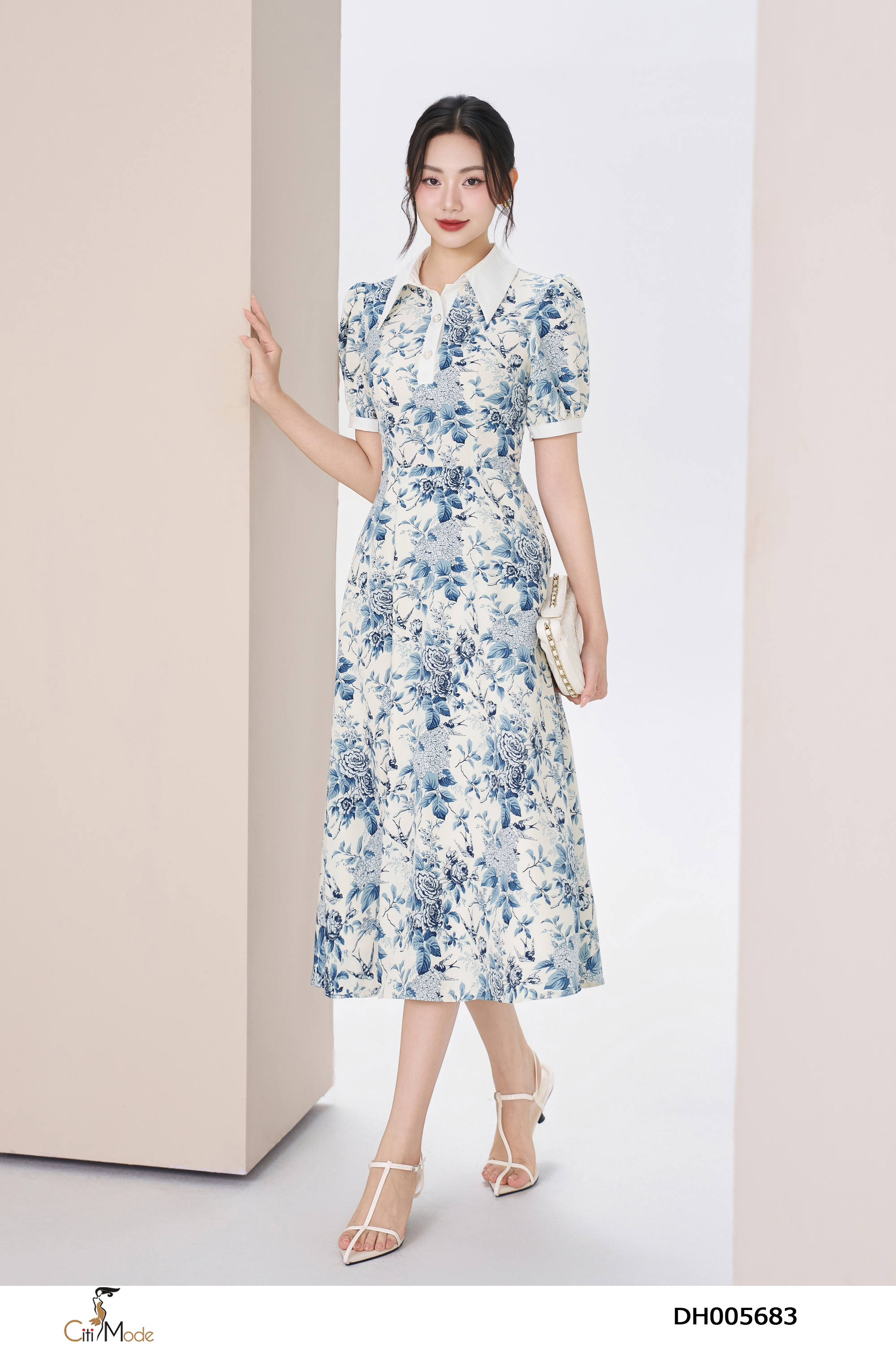 Đầm xòe hoa xanh 3d cổ đức trắng nẹp cúc