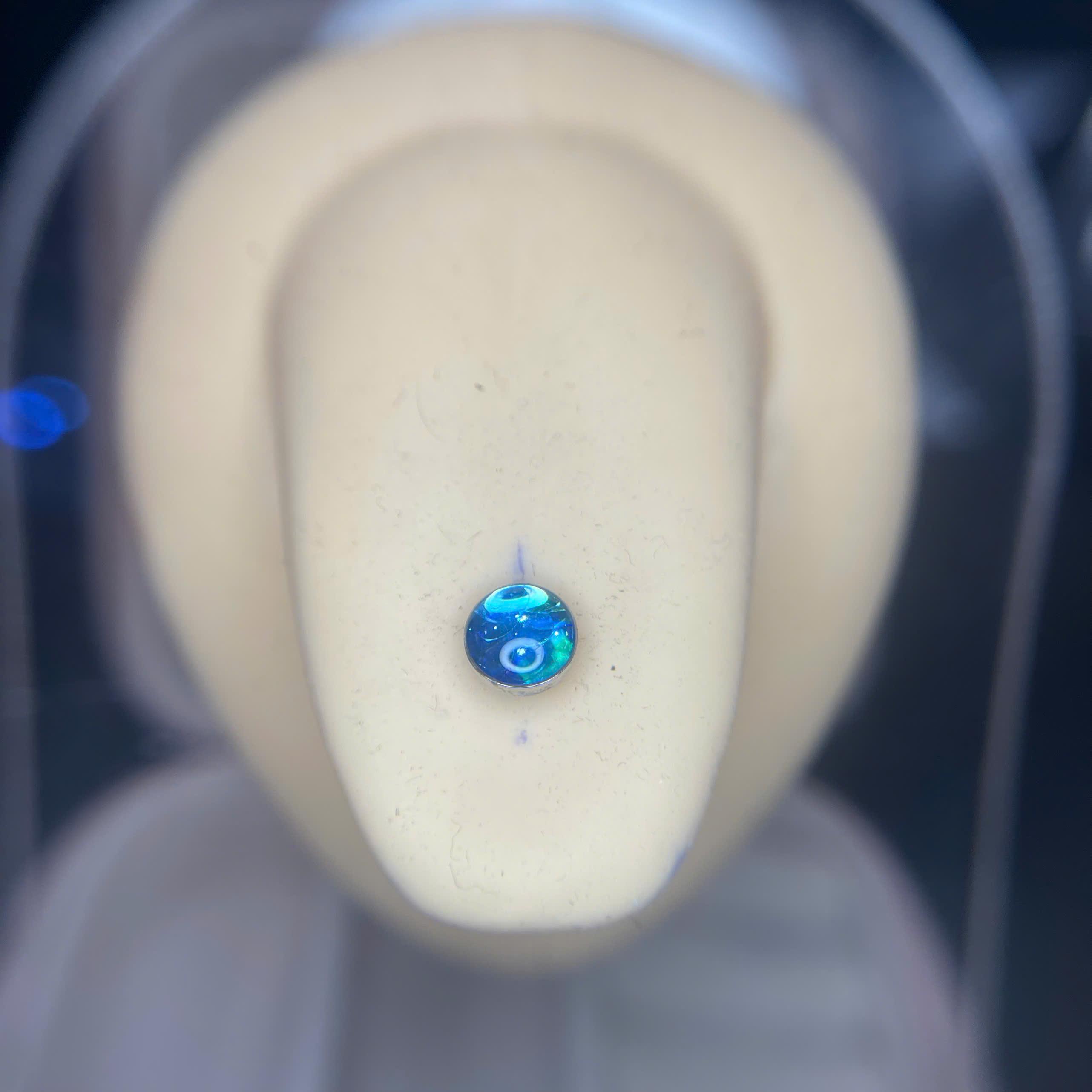 Lưỡi đá loang màu xanh biển kiểu vẩy cá._thumbnail_1