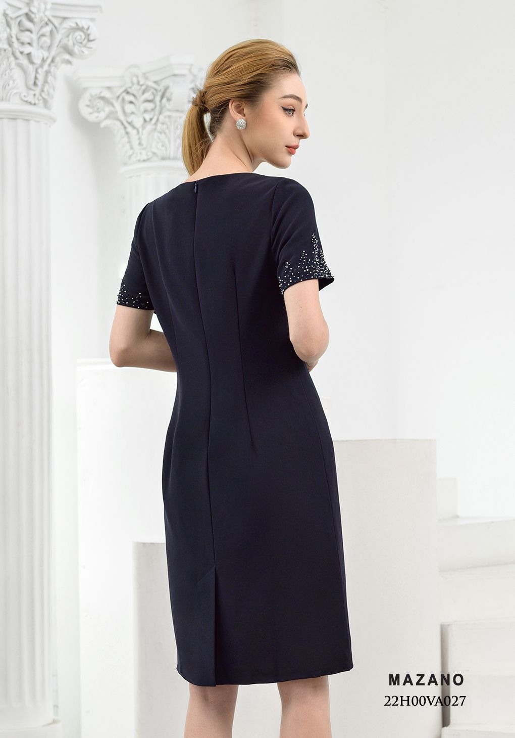 Đầm suông xanh đính đá cổ tay cách điệu_thumbnail_3