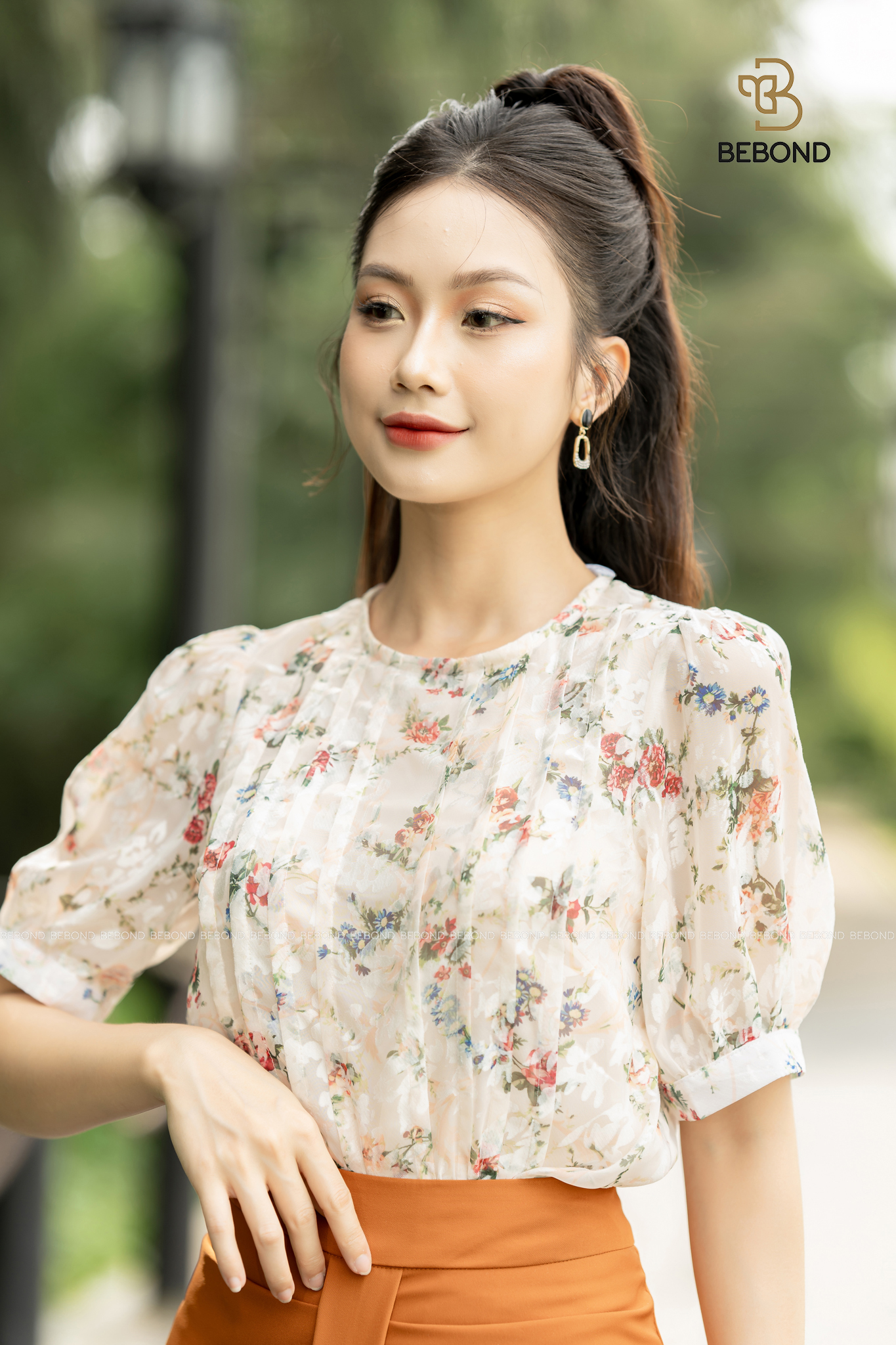 Áo sơ mi tơ tằm in hoa DORA