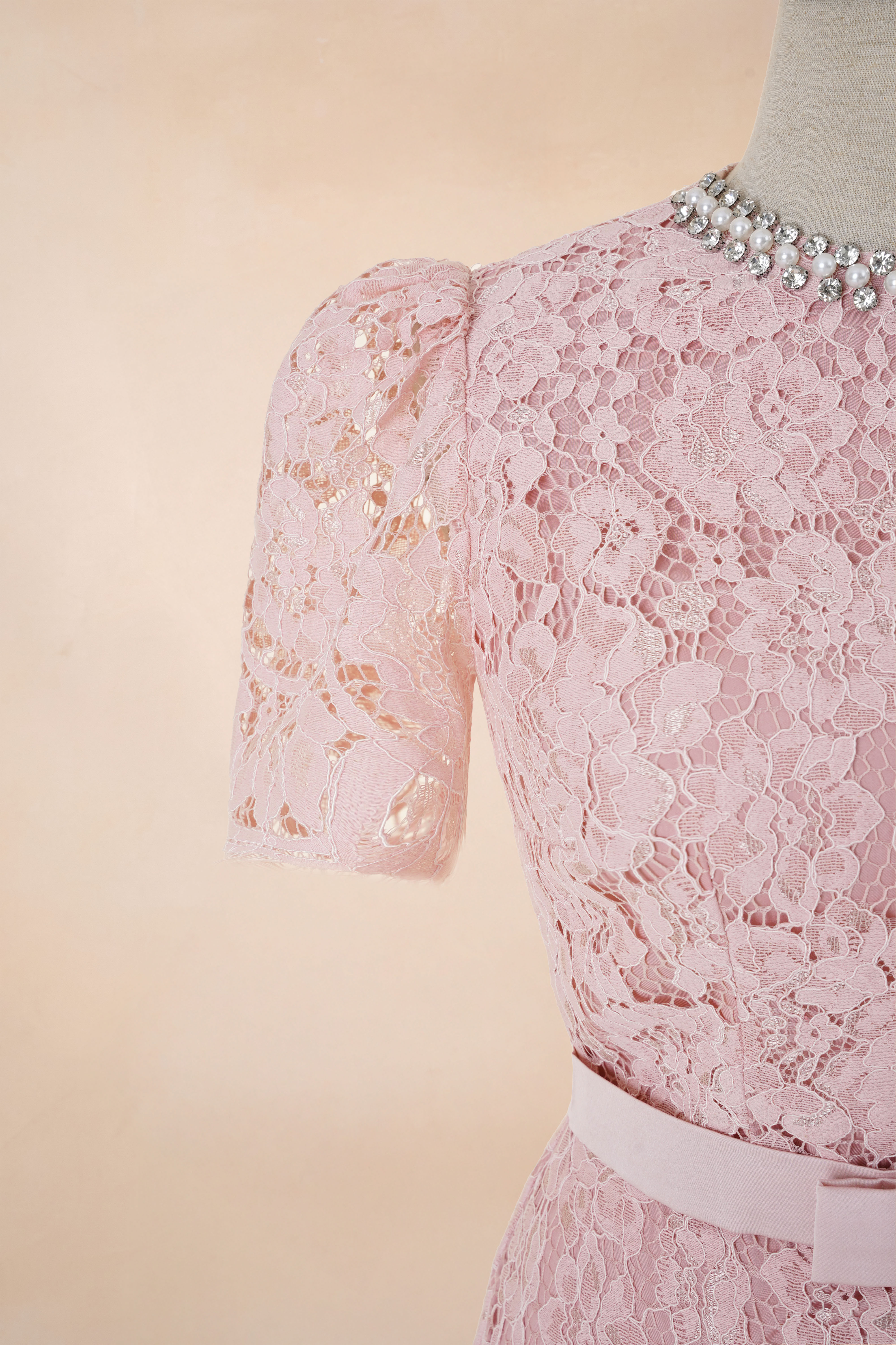 Đầm Bút Chì Ren Cổ Đá TB_thumbnail_3