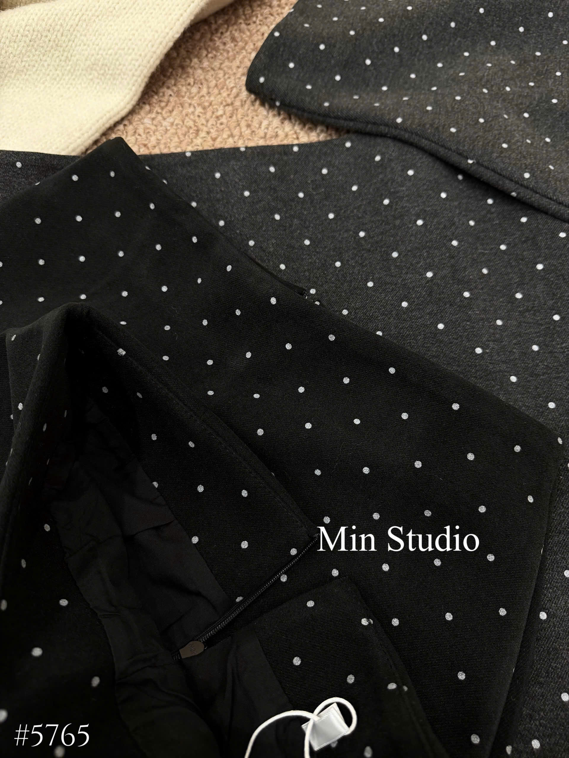 Chân váy đen chấm bi_thumbnail_6