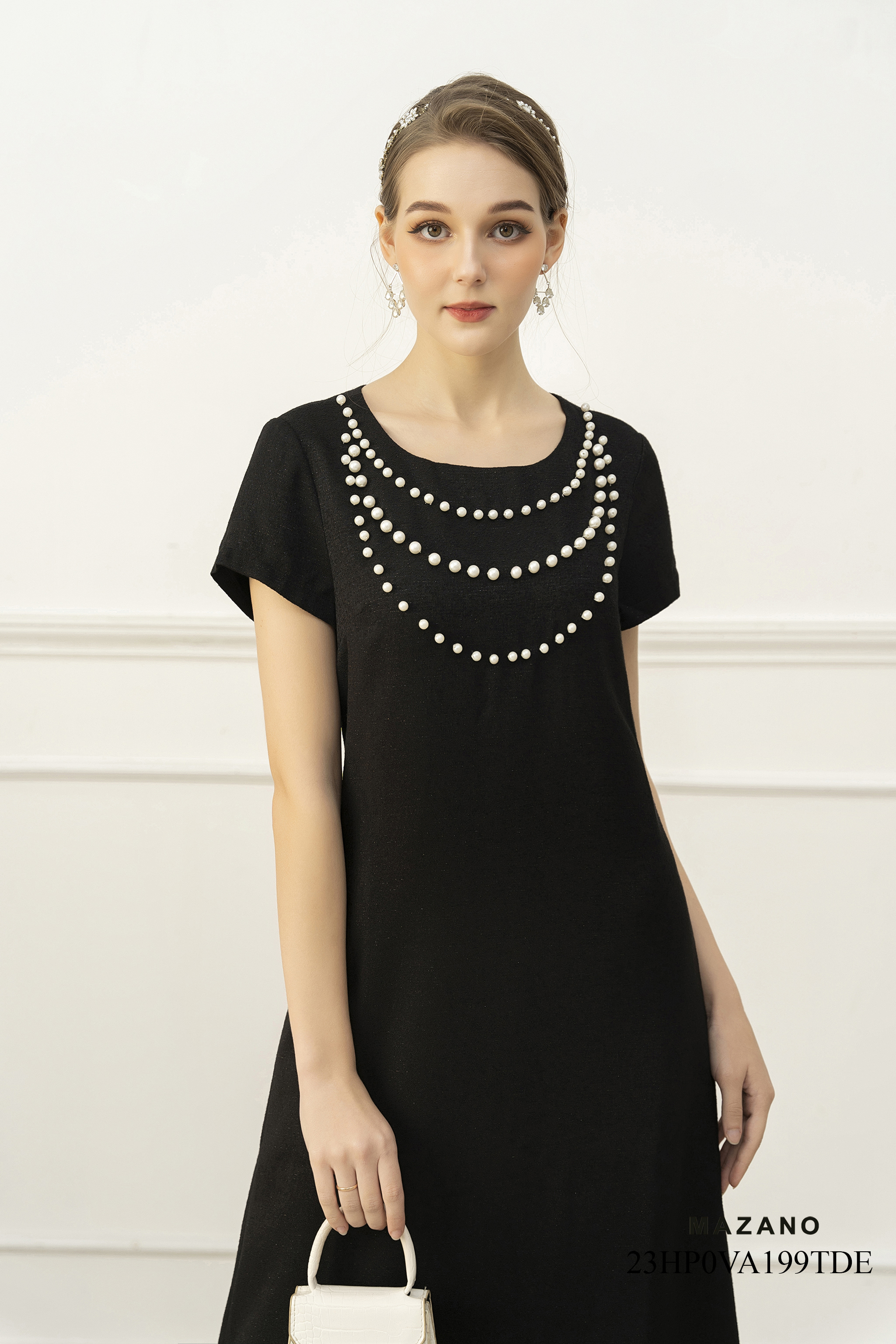 Đầm suông A dài đính ngọc trai cổ_thumbnail_4