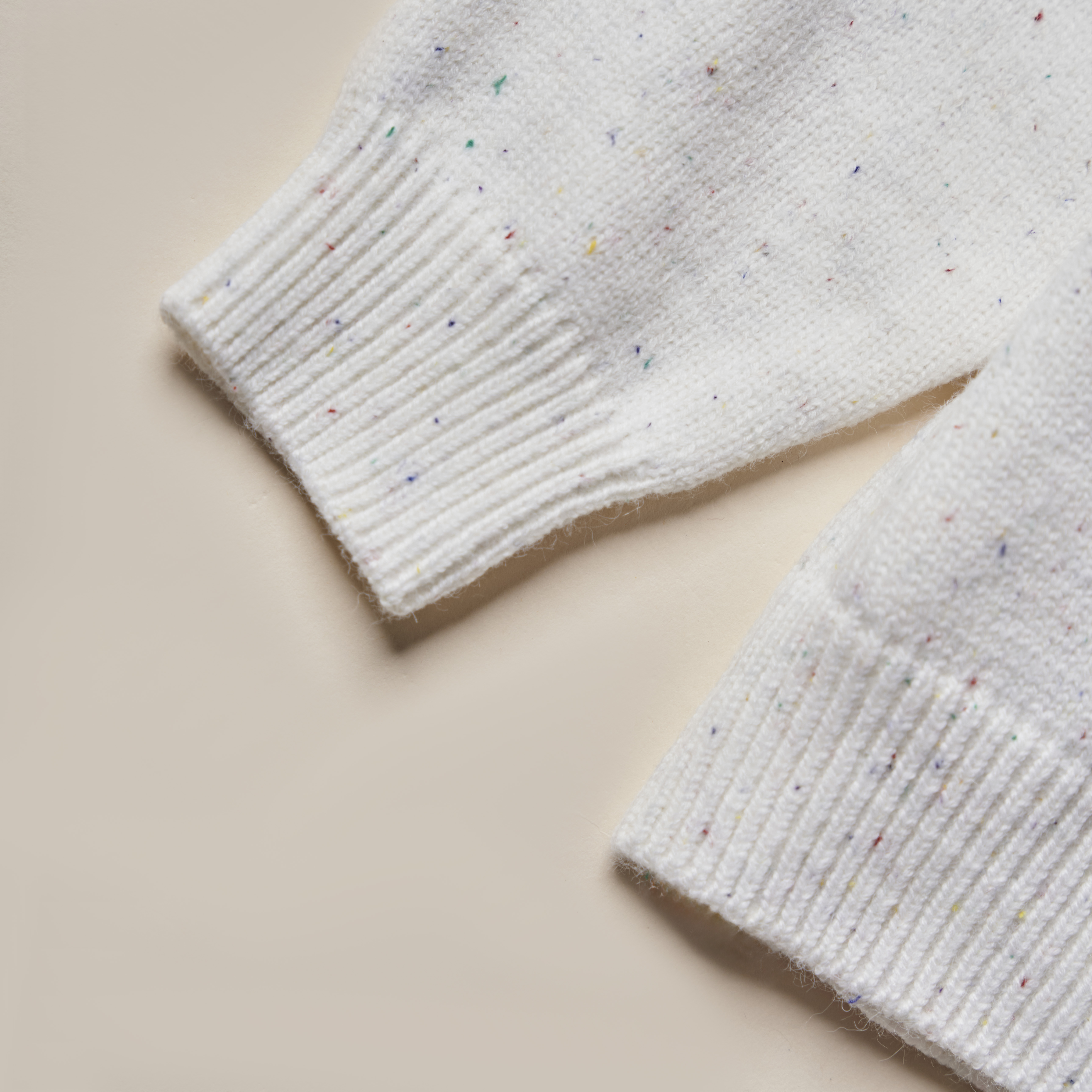 Áo len thêu thân trước_thumbnail_1