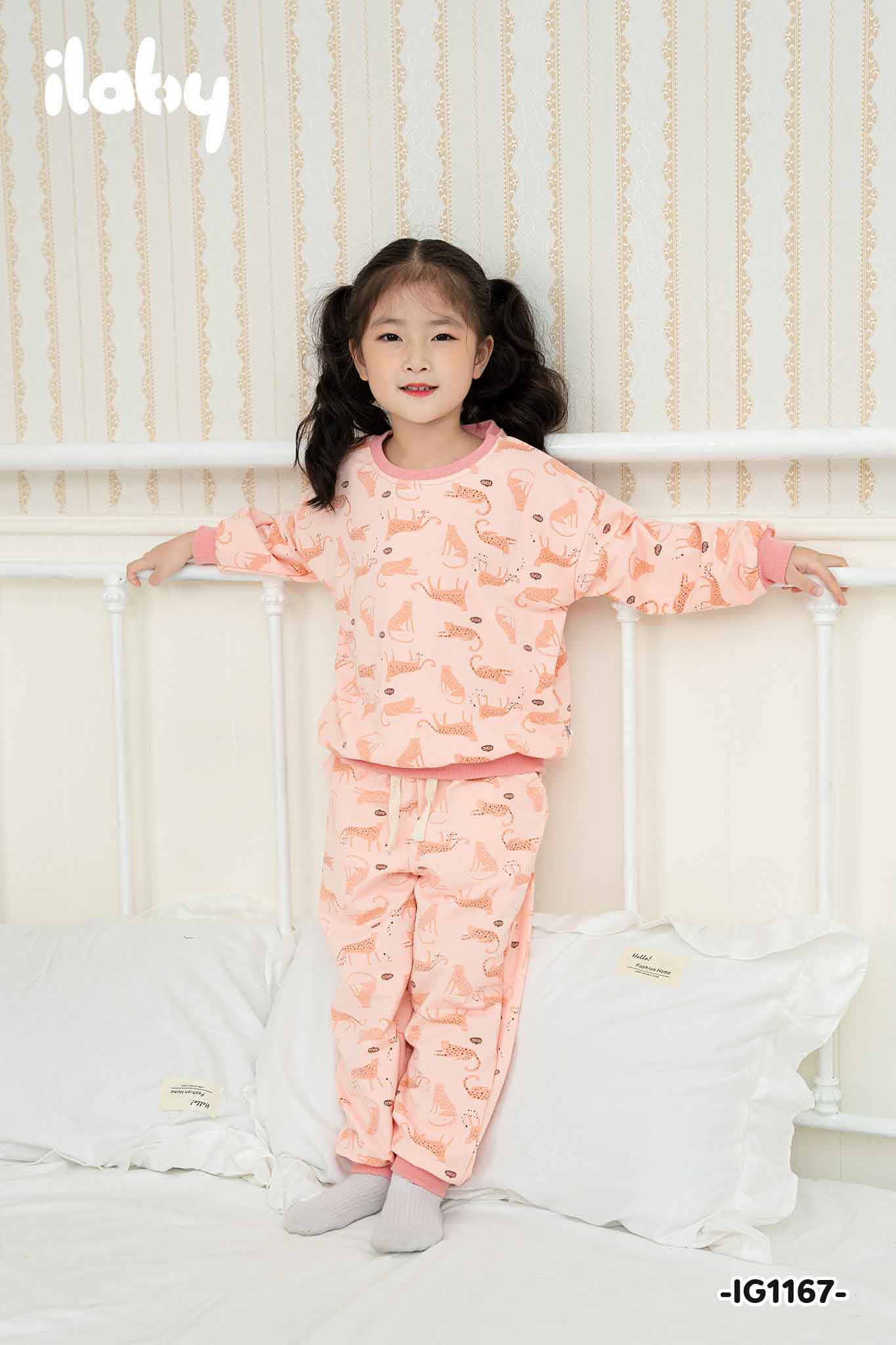 Bộ nỉ bé gái in tràn hoạ tiết Ilaby_thumbnail_1