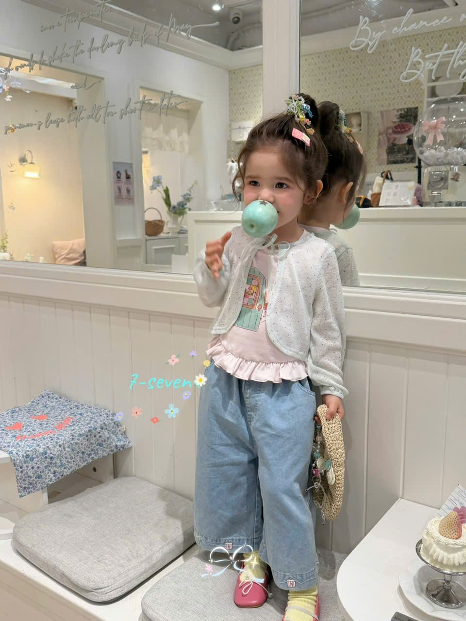 H195 - Quần bò mềm dáng xuông gấu thêu khuy hãng Seven