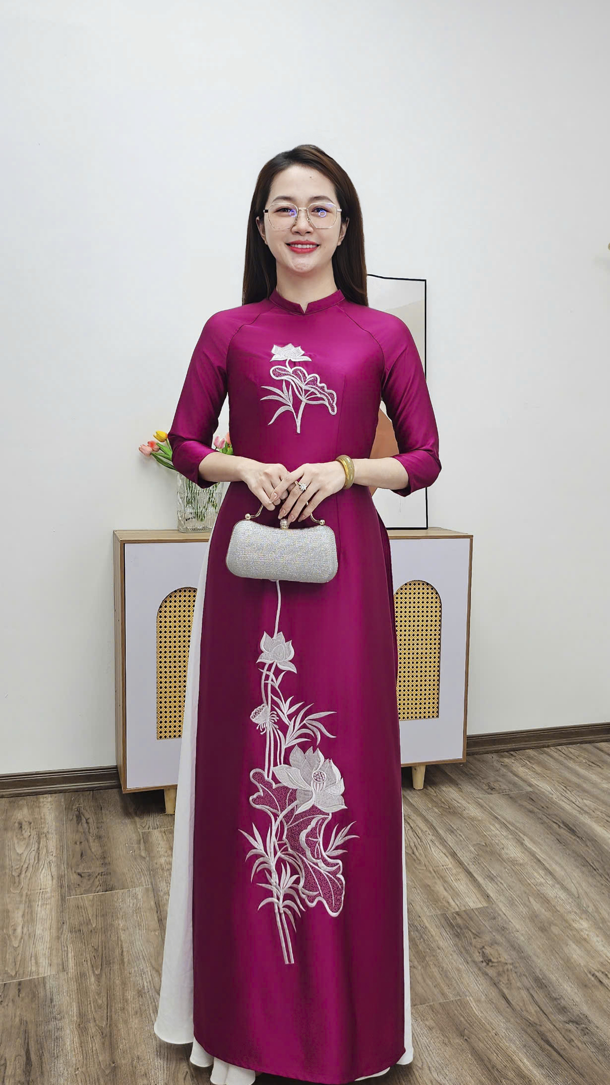 T460 áo dài cổ 2p tay lỡ lụa tô châu hồng xác pháo thêu sen_thumbnail_2