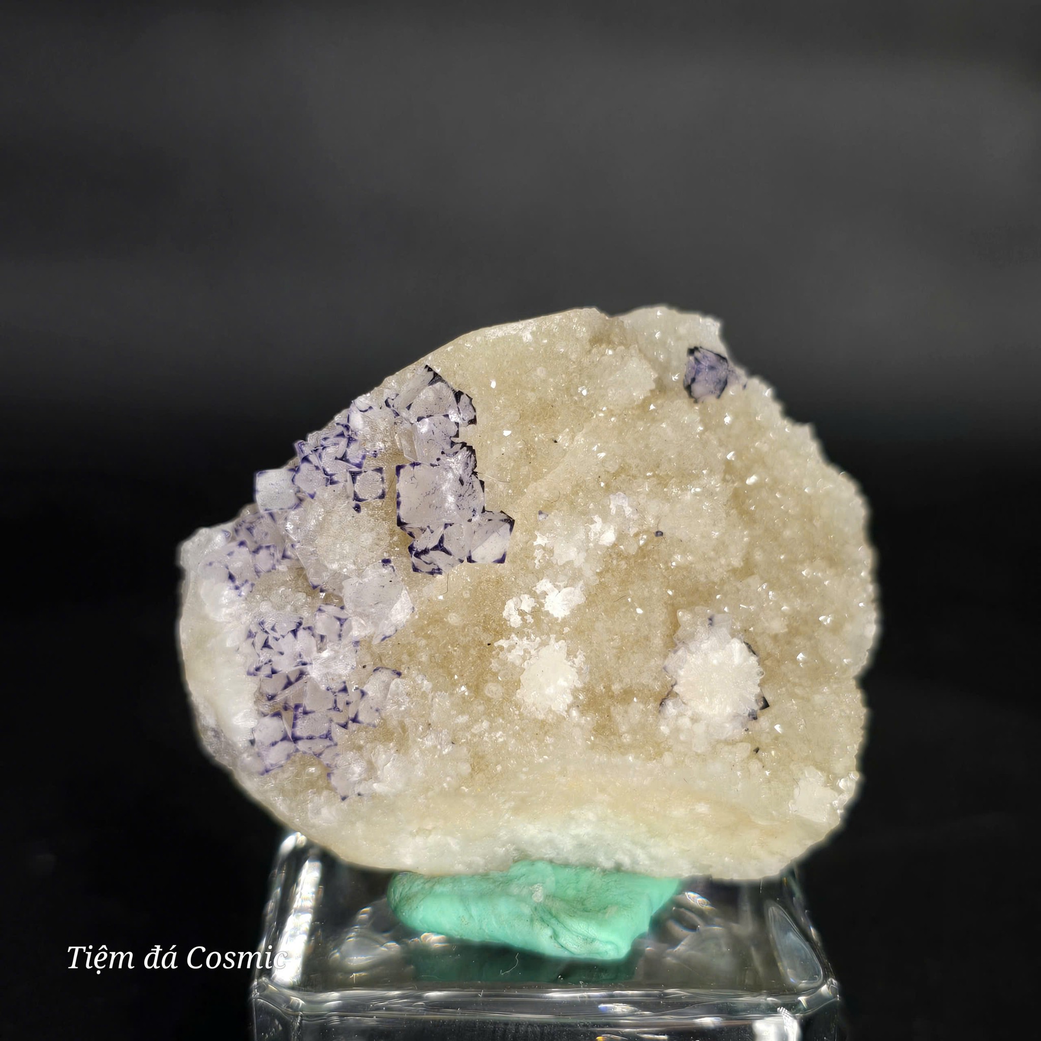 Tinh thể QR Code Fluorite trên nền thạch anh_thumbnail_4