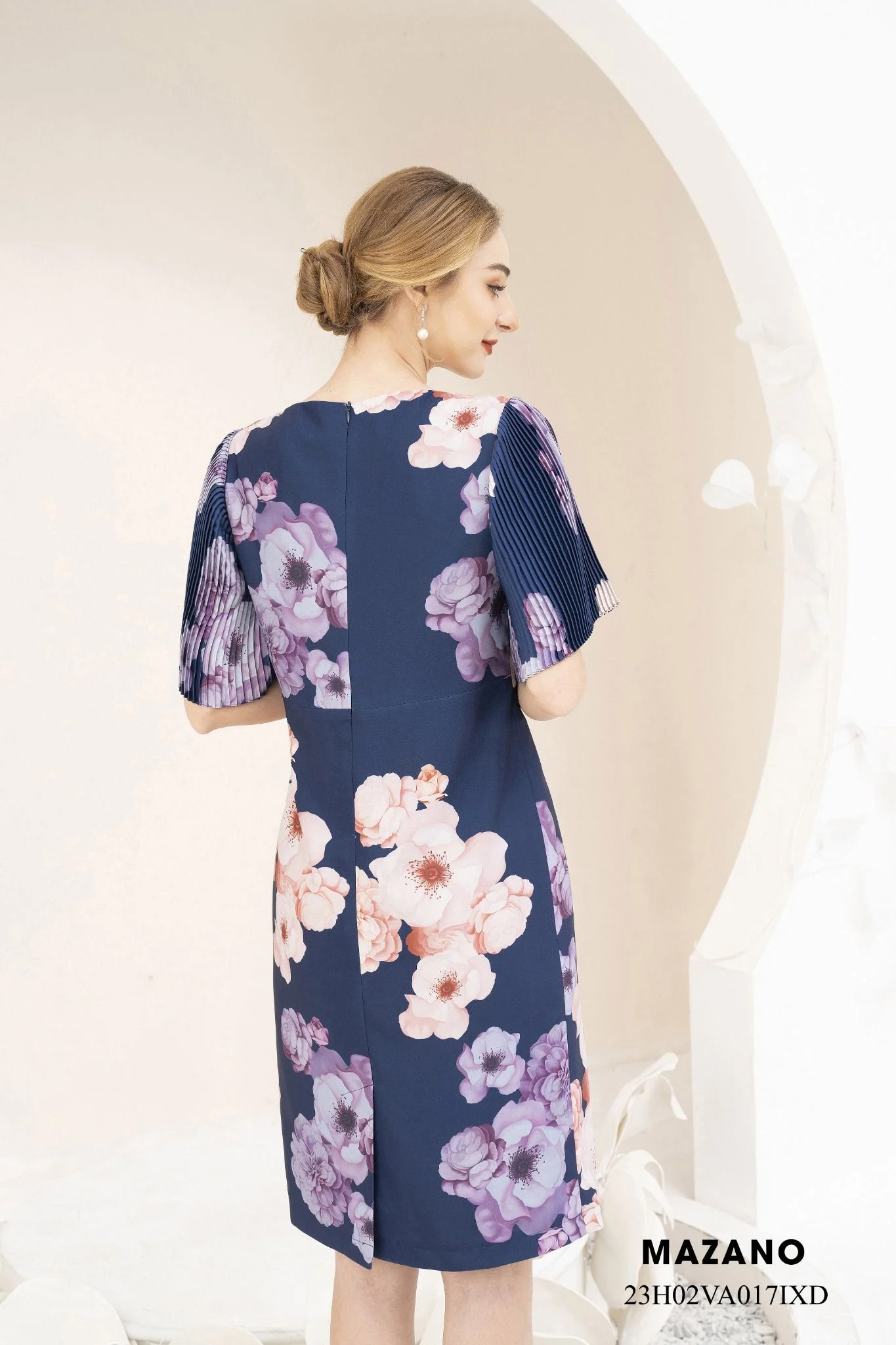 Đầm suông phối tay dập ly họa tiết in hoa 3D bố cục_thumbnail_2