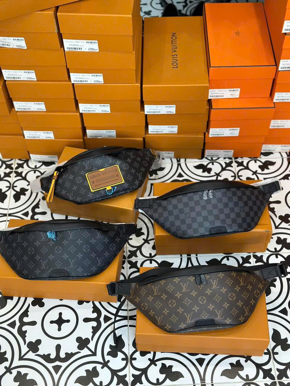 Túi đeo hông Louis Vuitton Bumbag Monogram