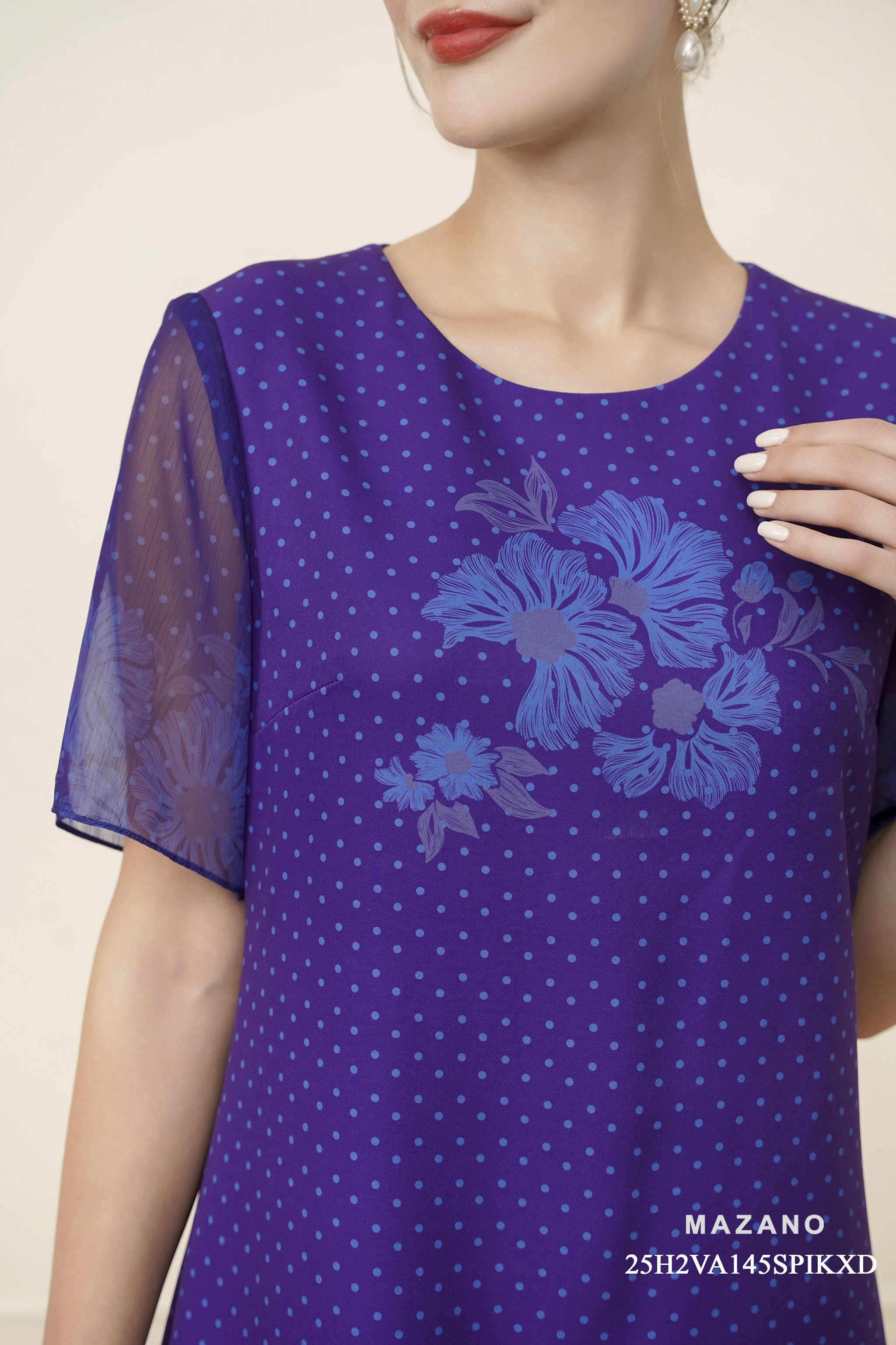 Váy Đầm Suông Vải thô  Hoạ tiết cách điệu cổ tròn Tay ngắn Dài ngang bắp chân_thumbnail_3