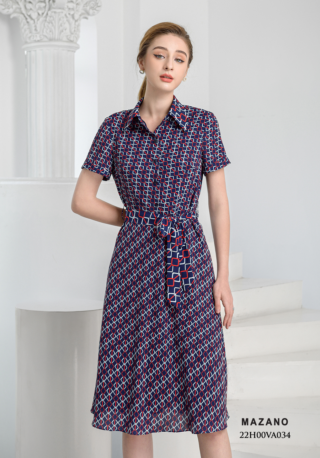 Đầm tím họa tiết thắt đai cổ đức