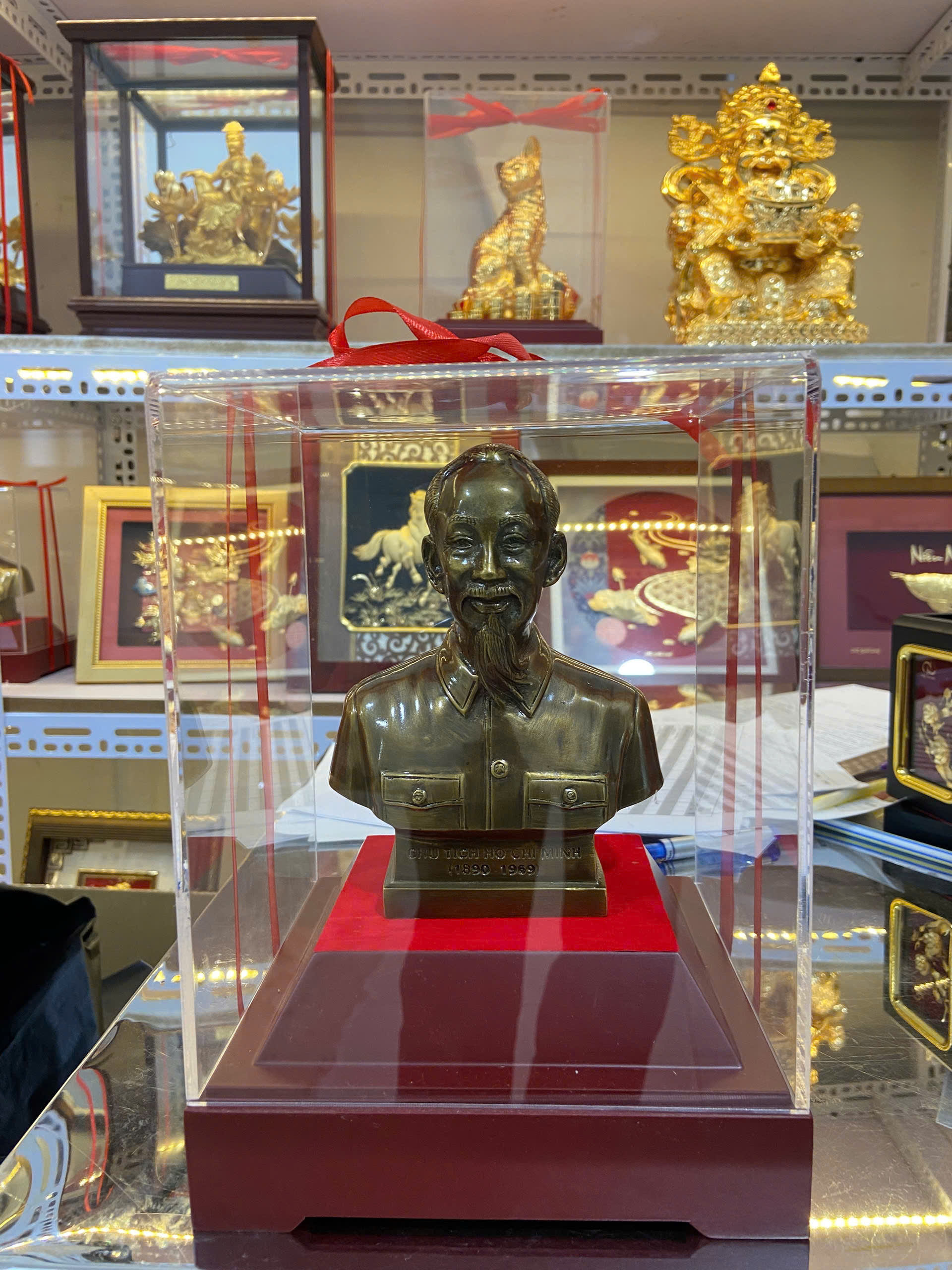 Tượng Bác Hồ Bán Thân để bàn làm việc  bằng đồng KT 20CM 